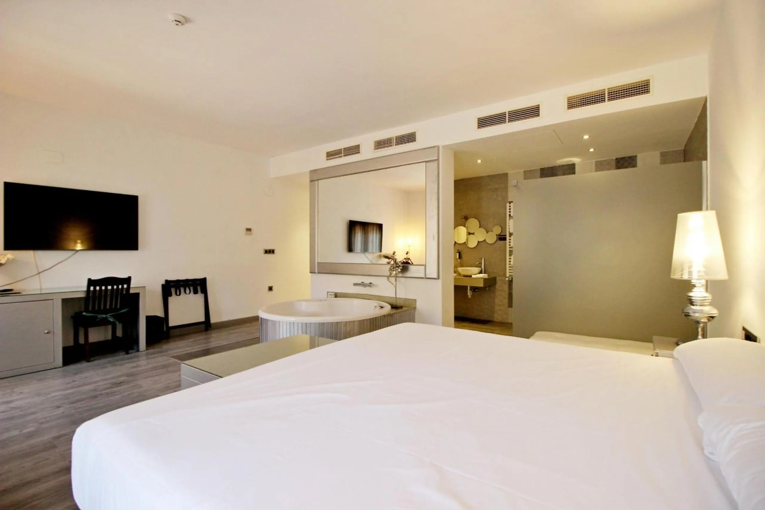 Photo of the whole room, Bed in Villa Xarahiz