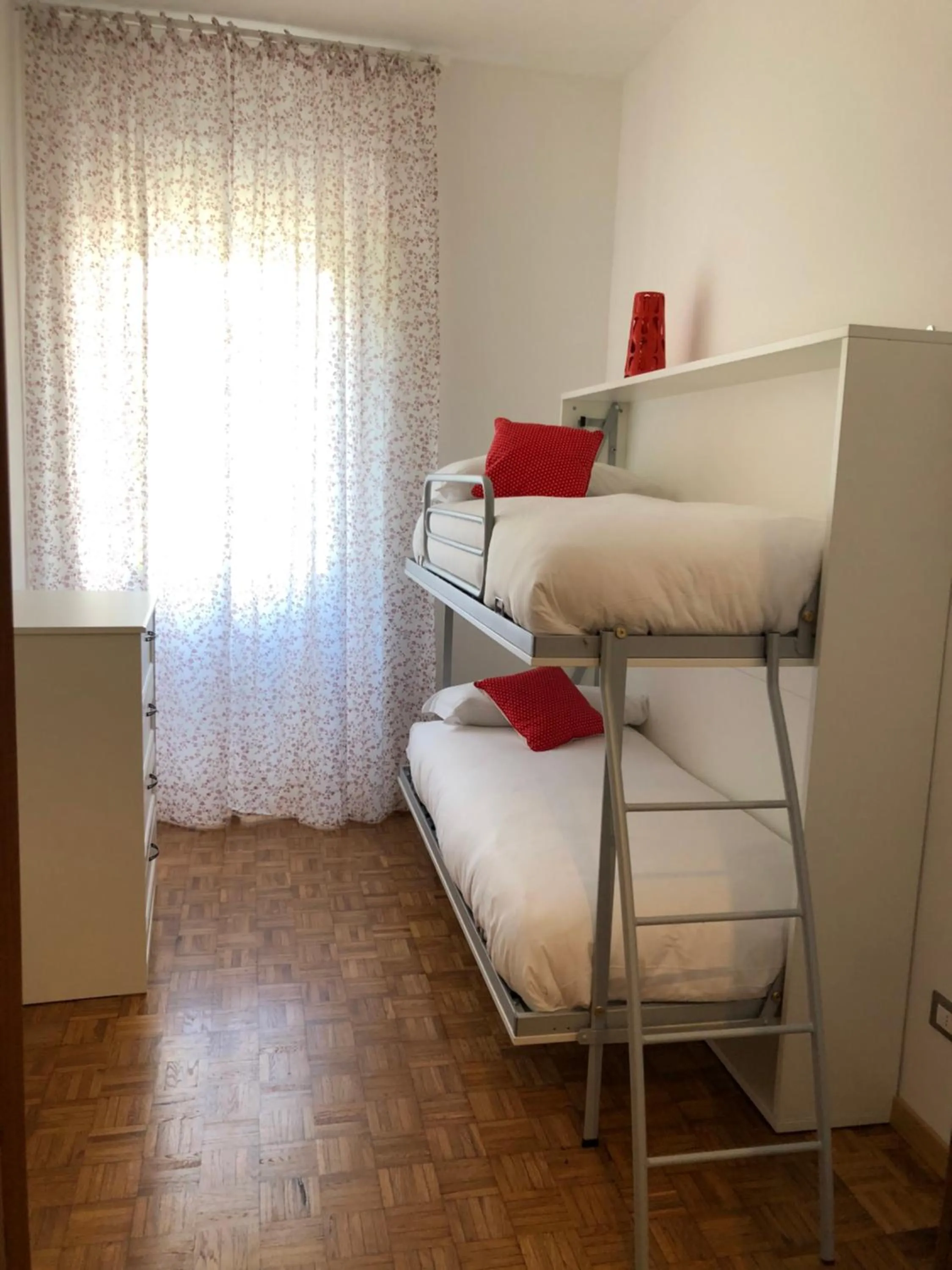Property building, Bed in Hotel La Fontana