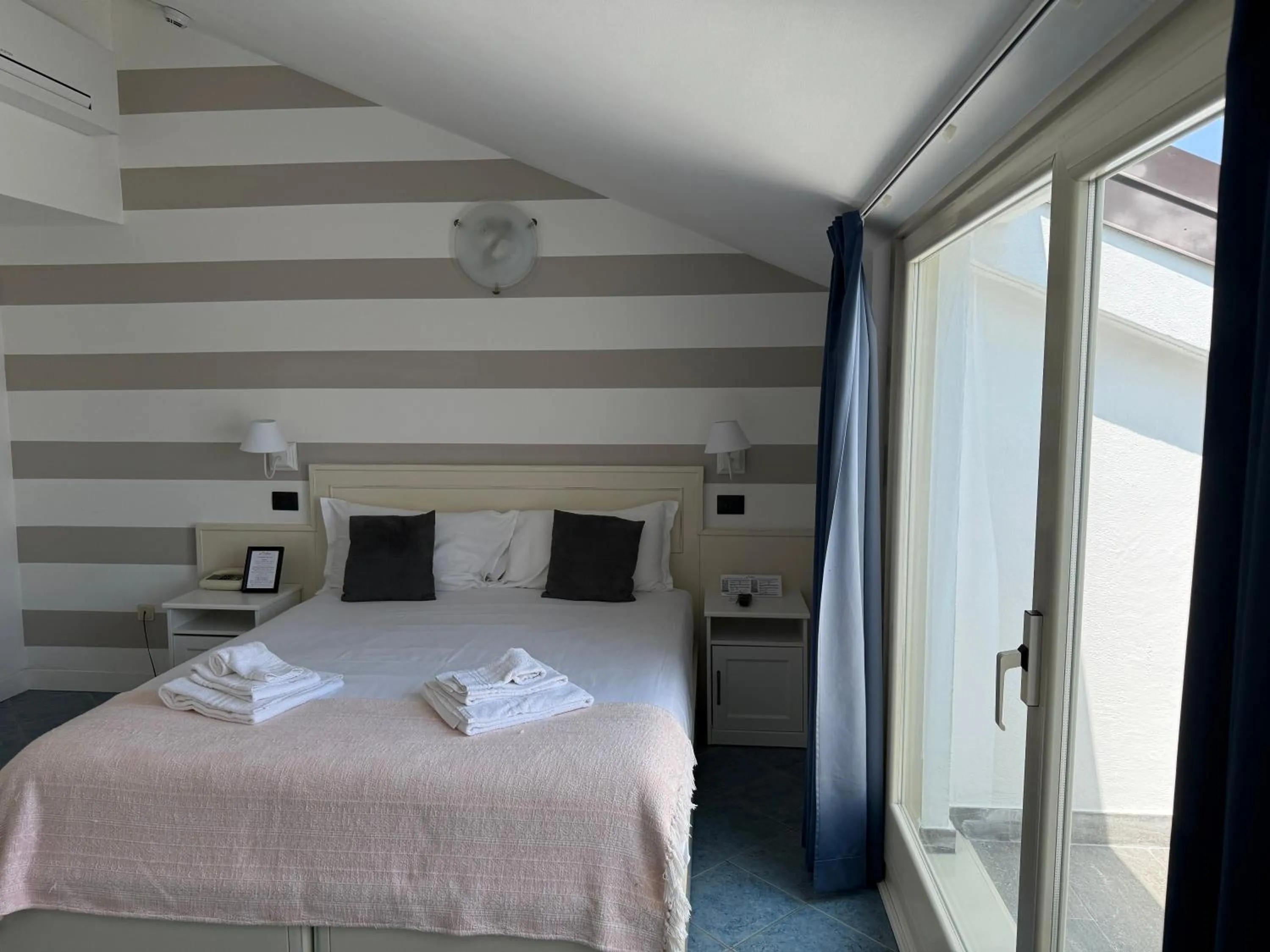 Bedroom, Bed in Hotel La Fontana