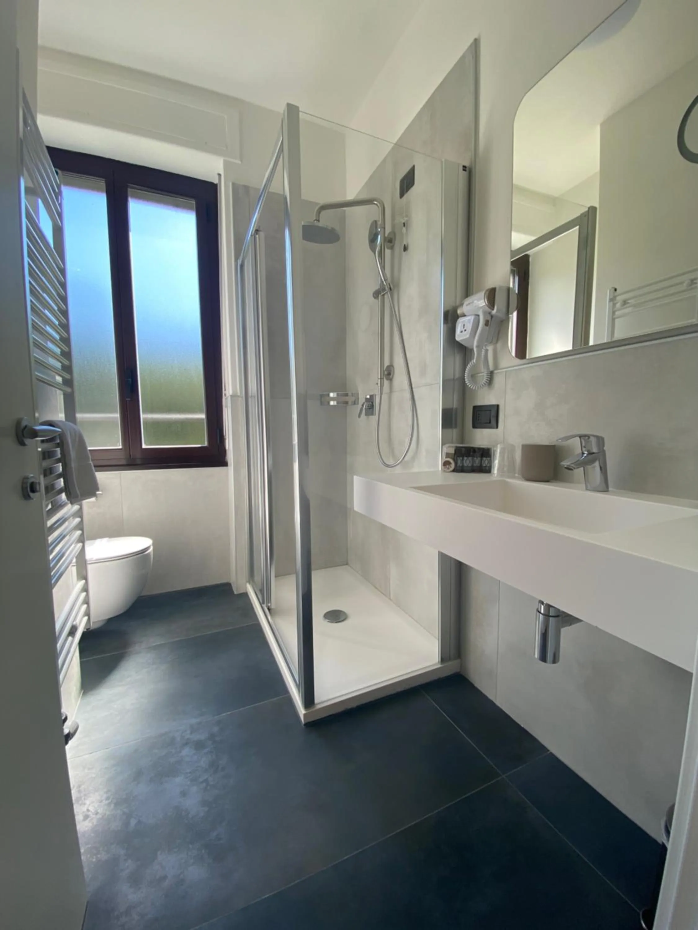 Shower in Hotel La Fontana