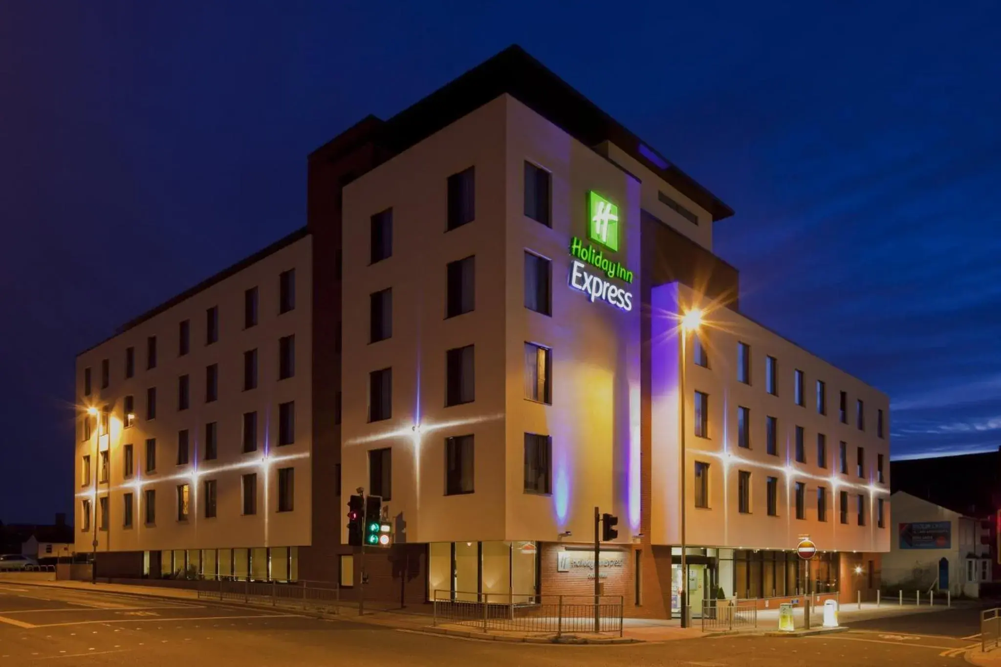 Property building in Holiday Inn Express Cheltenham Town Centre by IHG Property building in Holiday Inn Express Cheltenham Town Centre by IHG