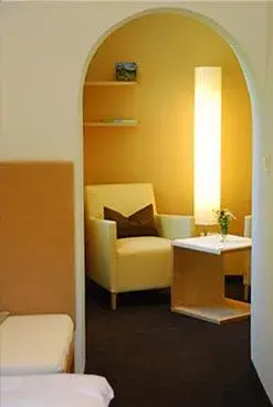 Double Room in Hotel Dolomiten Double Room in Hotel Dolomiten