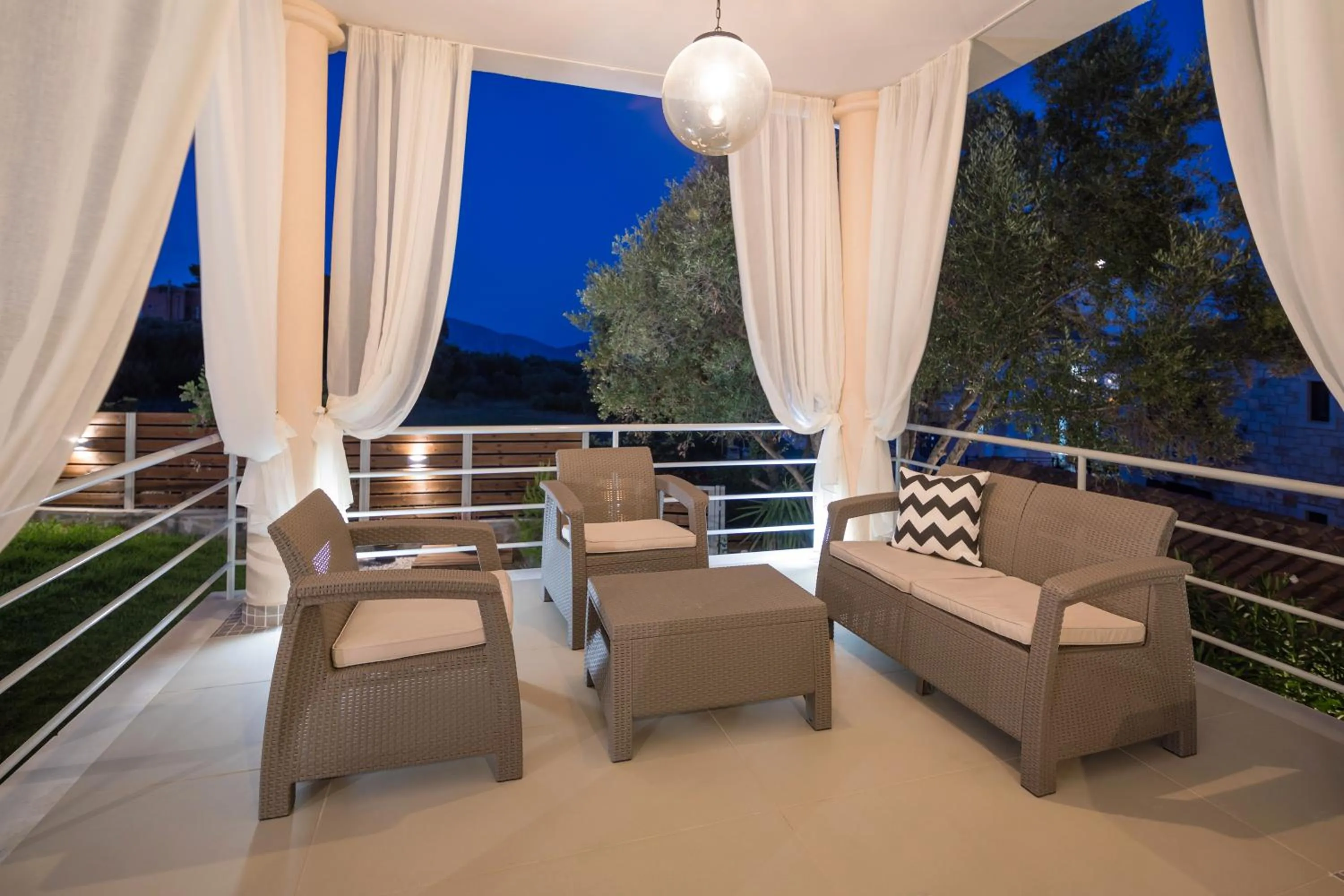 Food and drinks in Villa Annaset