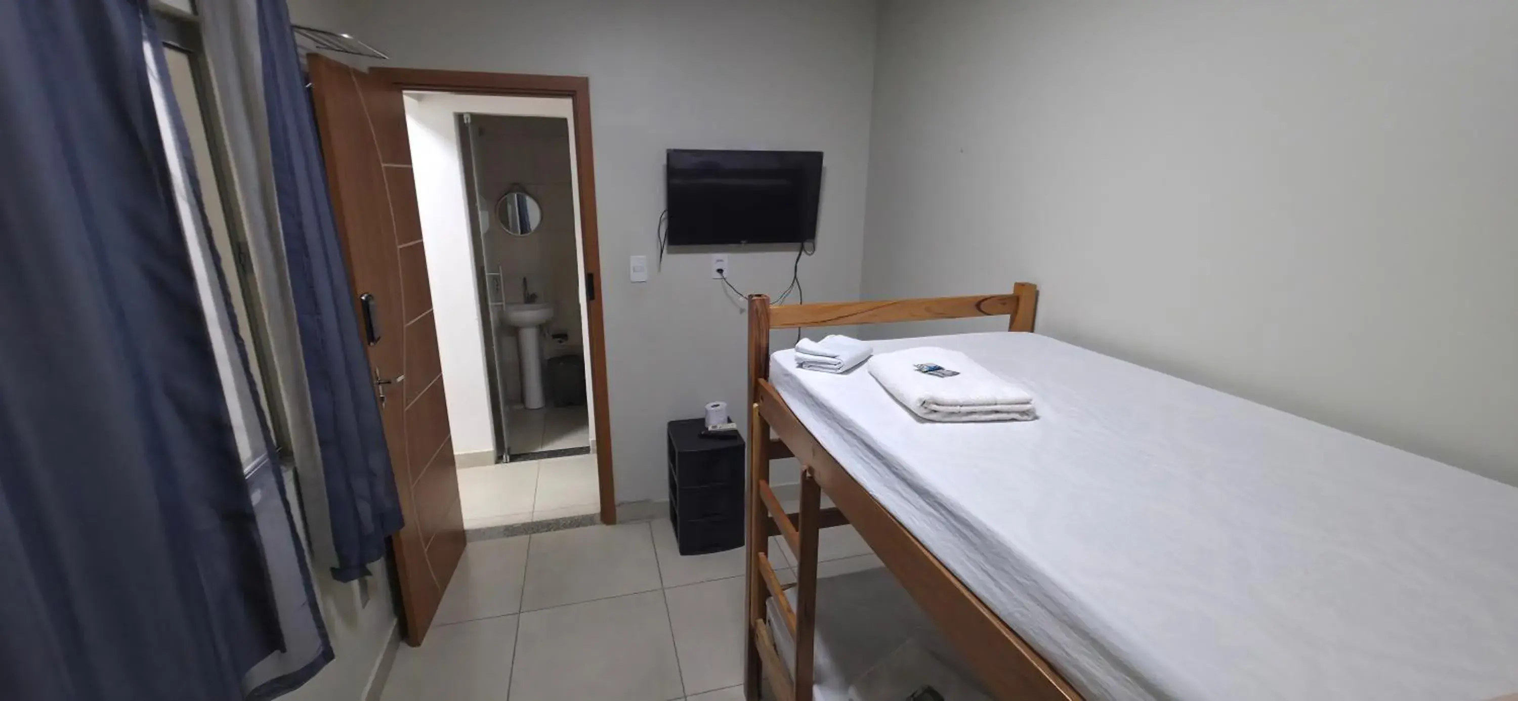 Standard Double Room with Shared Bathroom in Hangar House Standard Double Room with Shared Bathroom in Hangar House