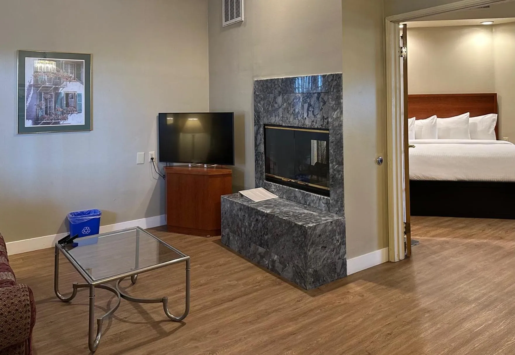 Living room, Bed in Park Suites Hotel