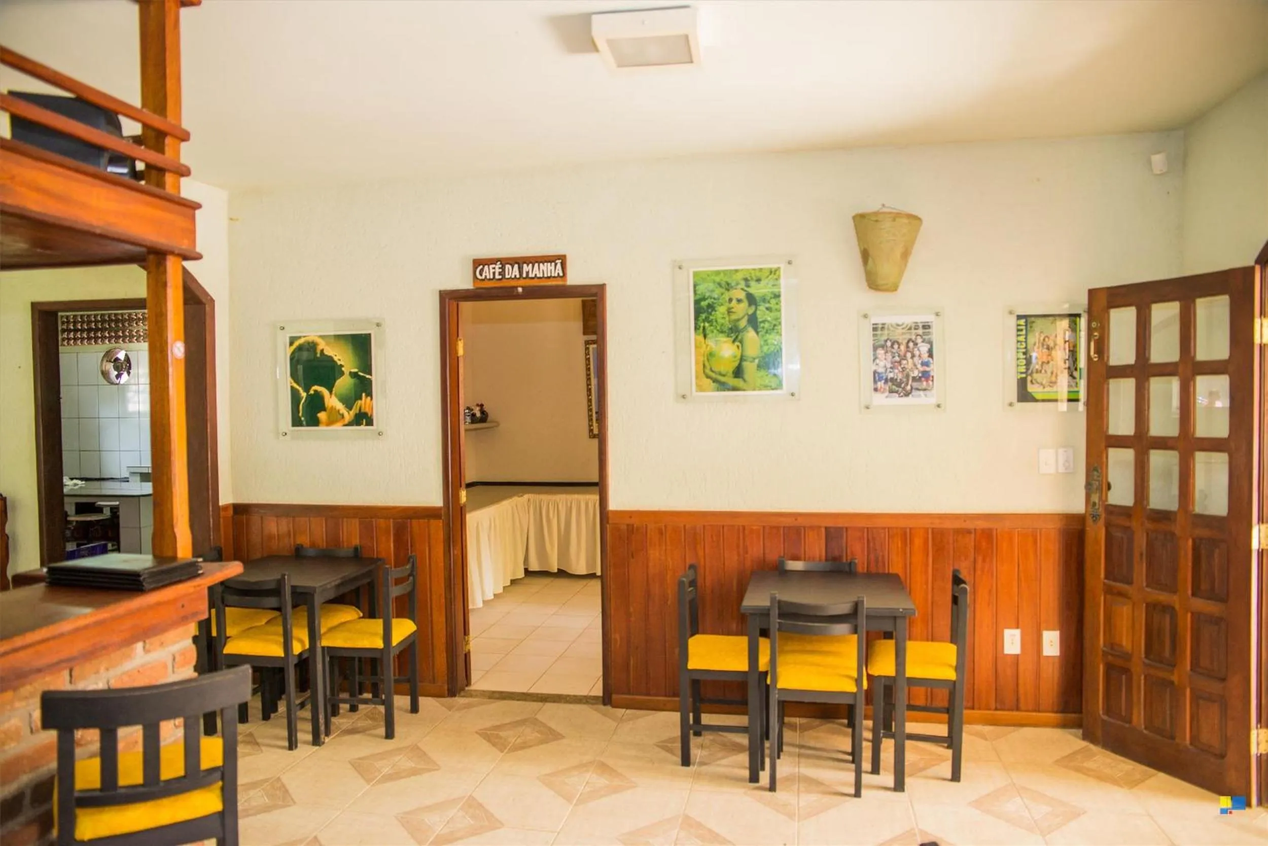 Restaurant/places to eat in Pousada Tropicalia