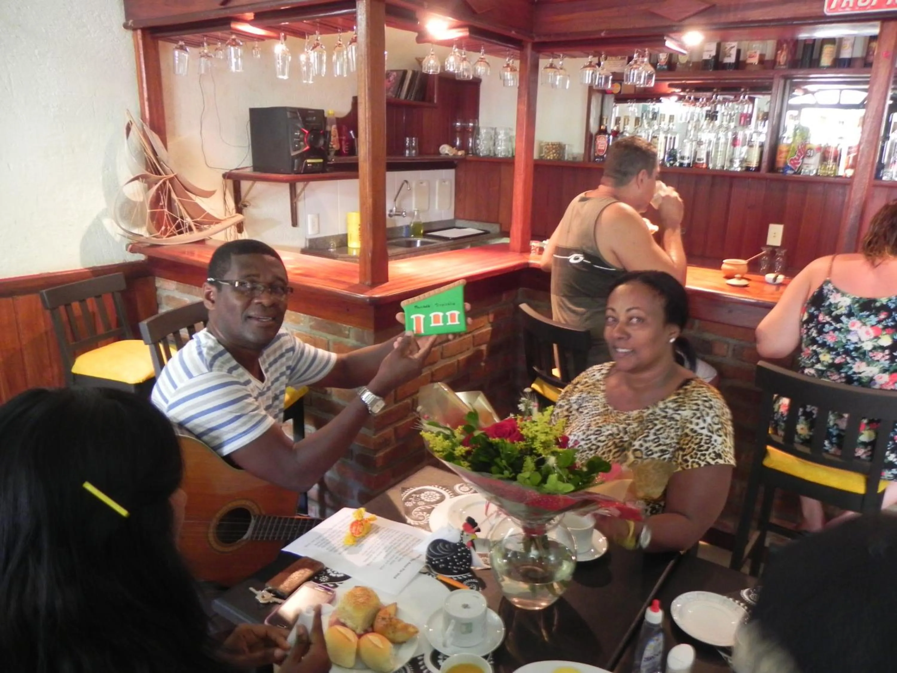 Restaurant/places to eat in Pousada Tropicalia