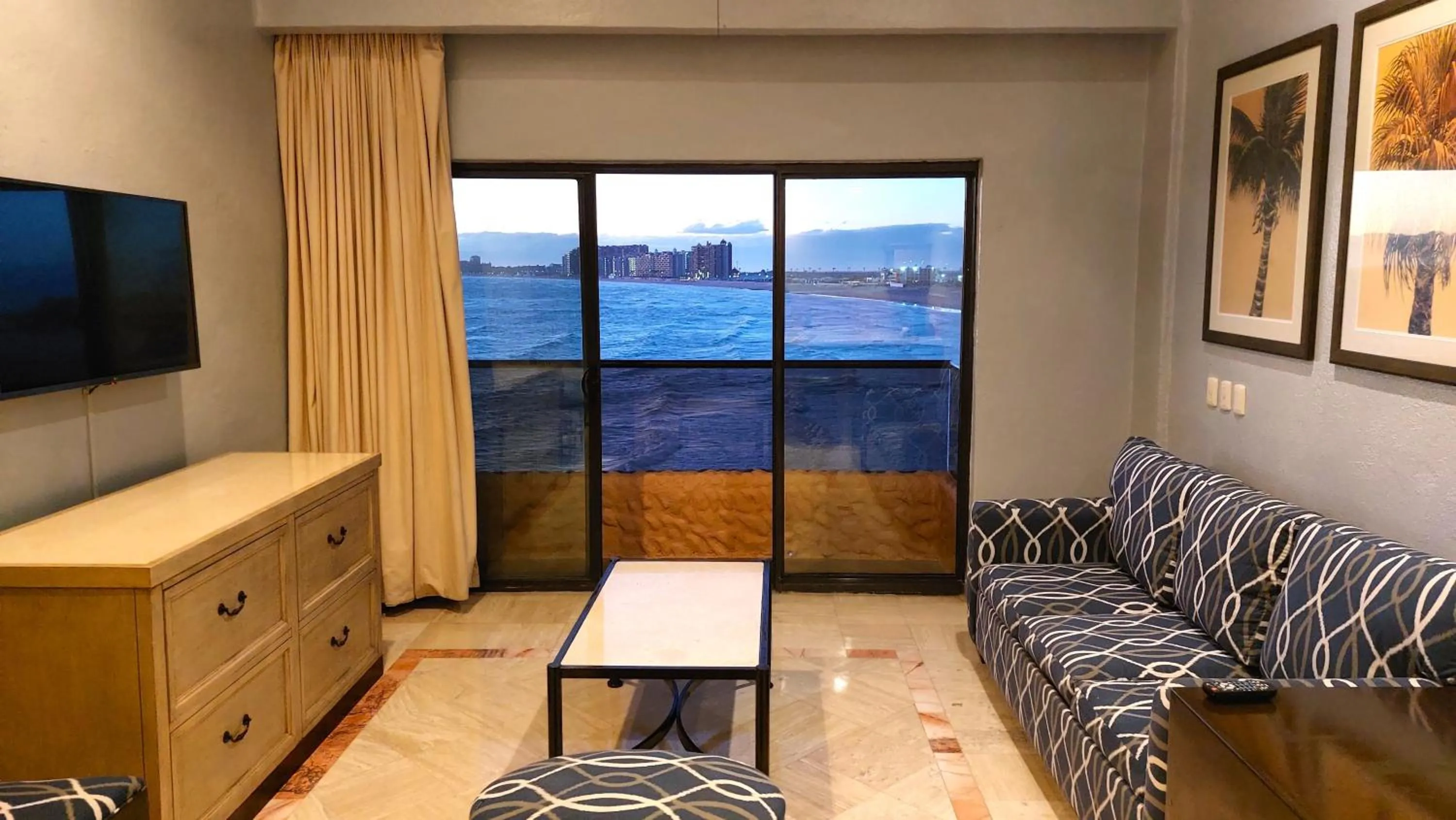 Living room in Peñasco del Sol Hotel