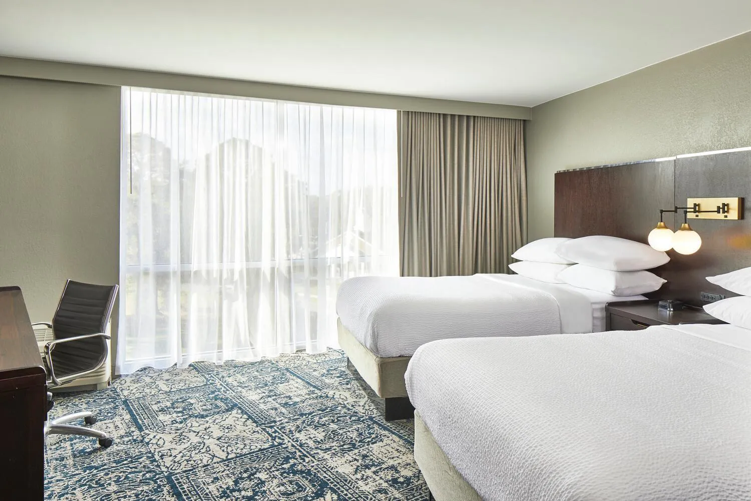 Bed in Four Points by Sheraton Tallahassee Downtown