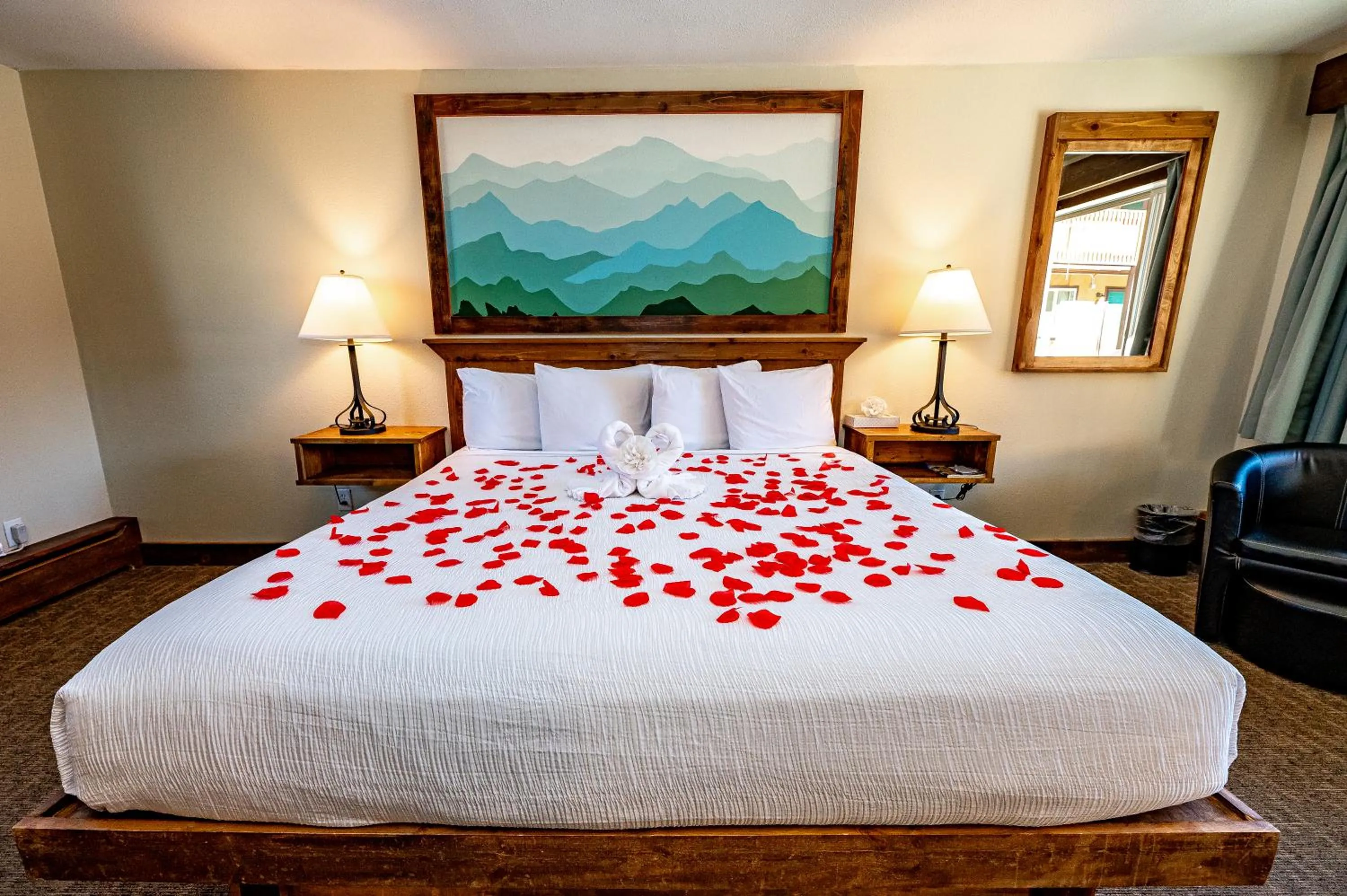 Bed in Murphy's River Lodge