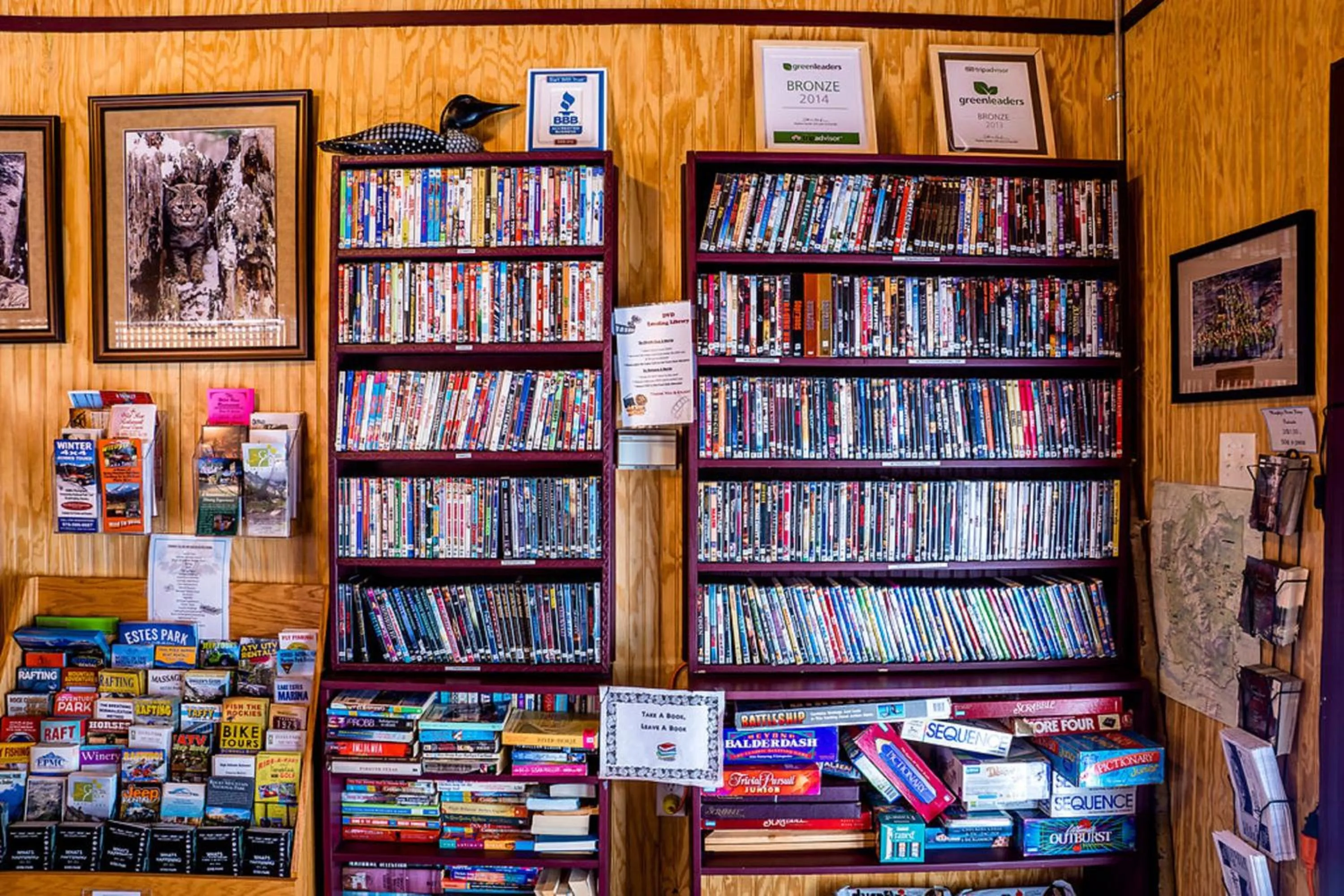 Library in Murphy's River Lodge