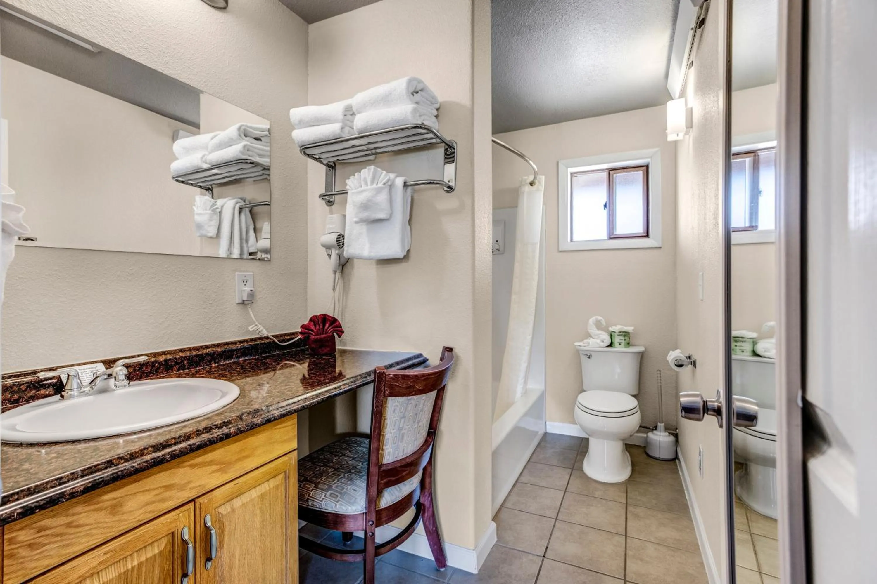 Bathroom in Murphy's River Lodge