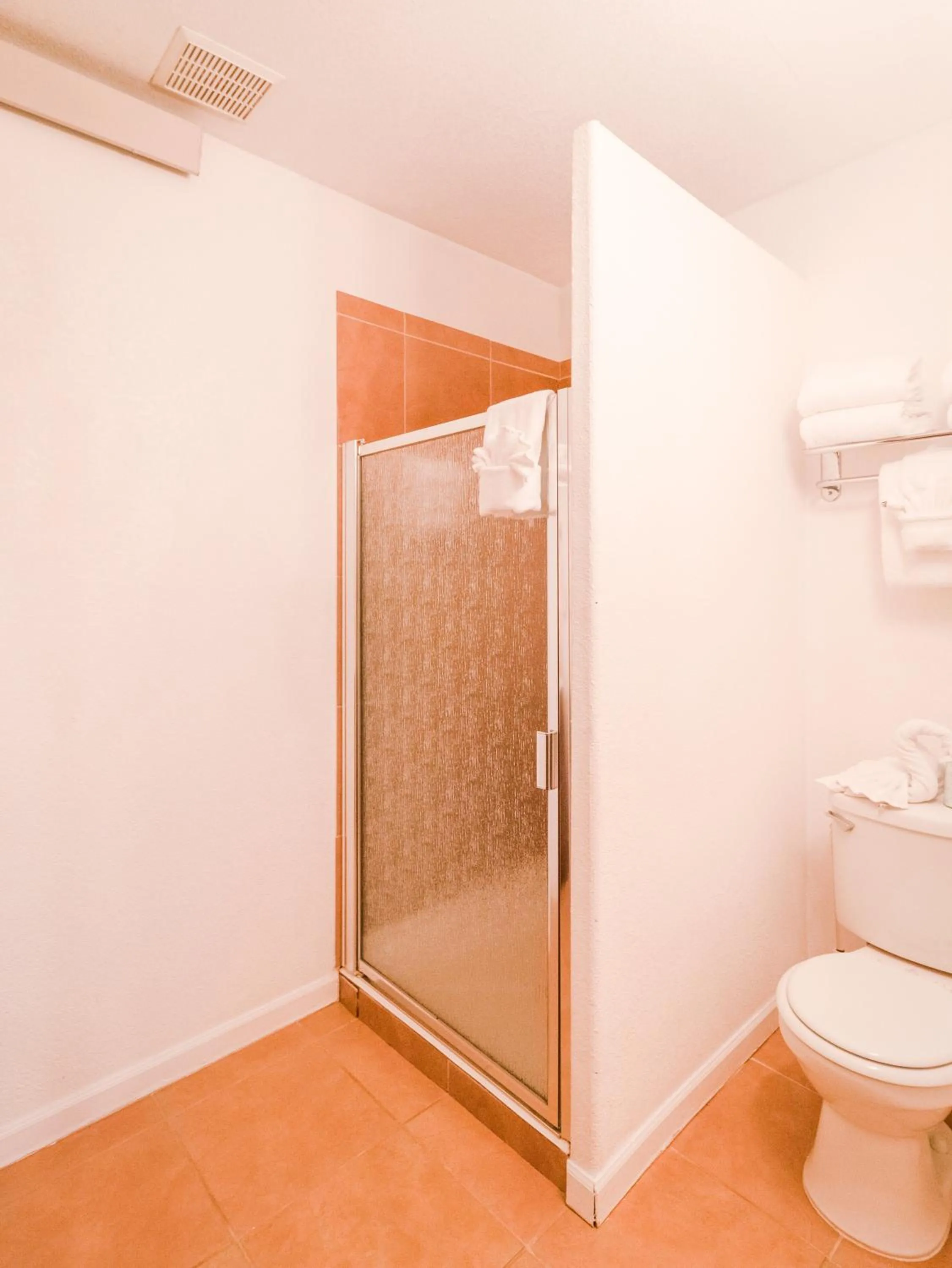 Bathroom in Murphy's River Lodge