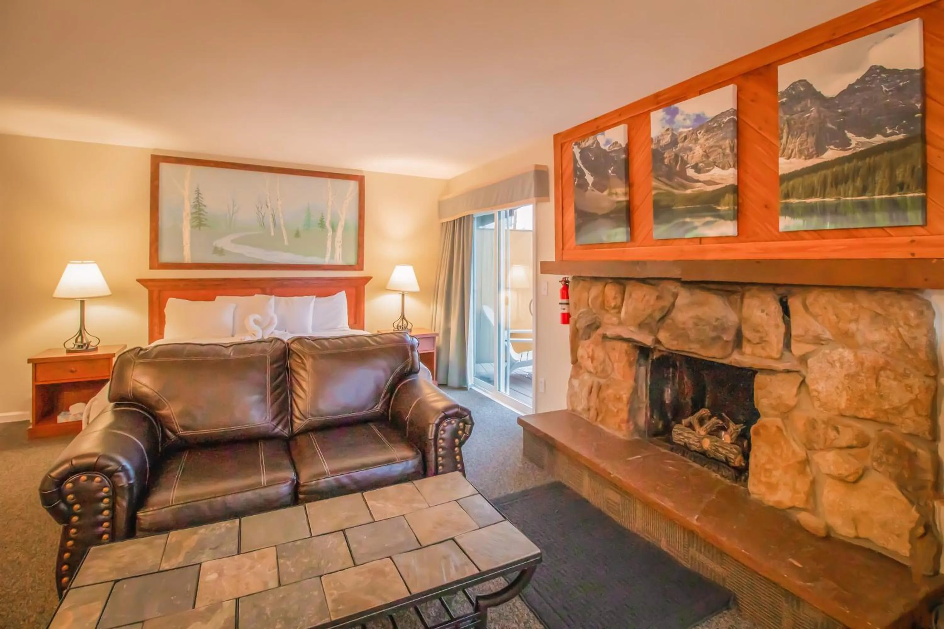 Bedroom in Murphy's River Lodge