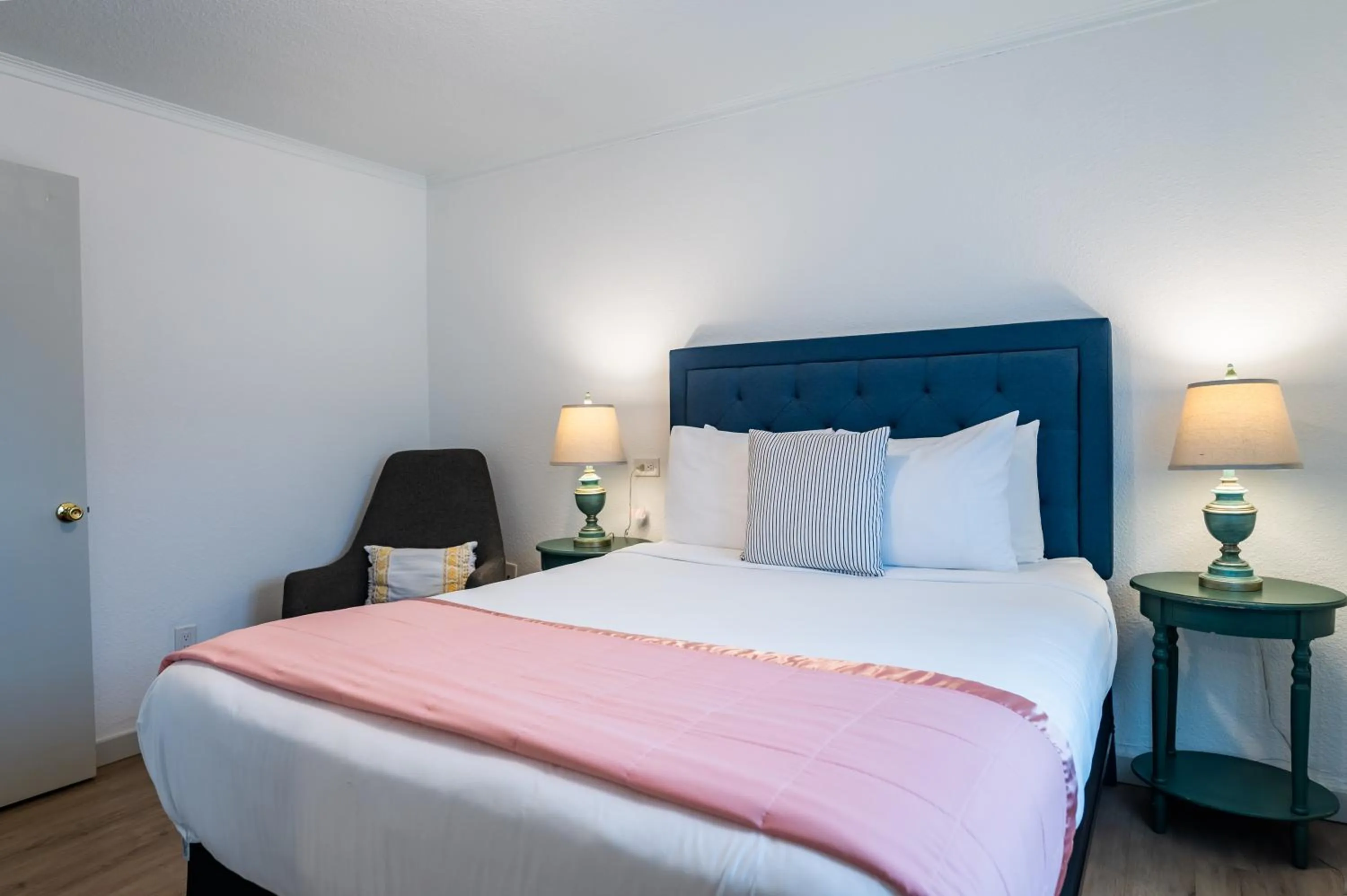 Bed in Inn at Haystack Rock