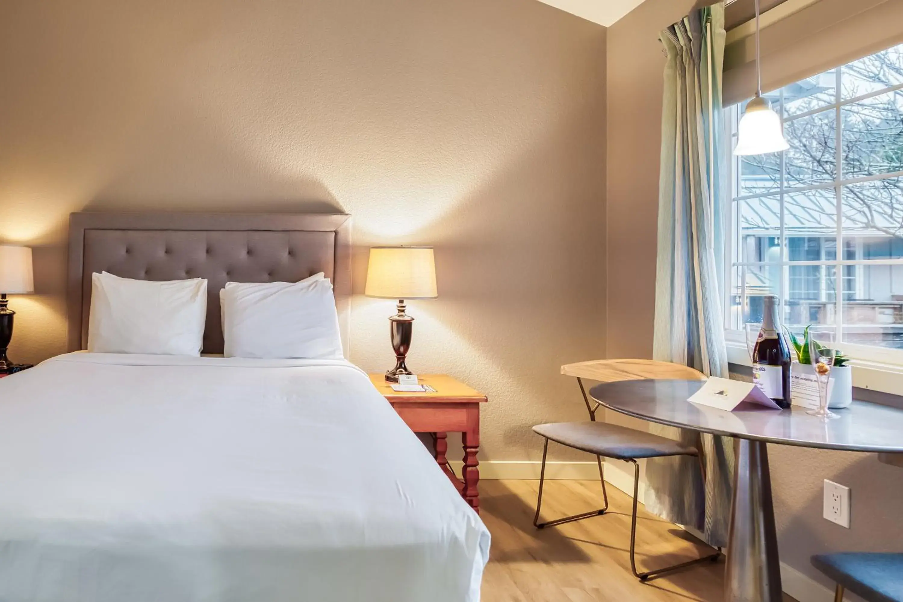 Bed in Inn at Haystack Rock Bed in Inn at Haystack Rock