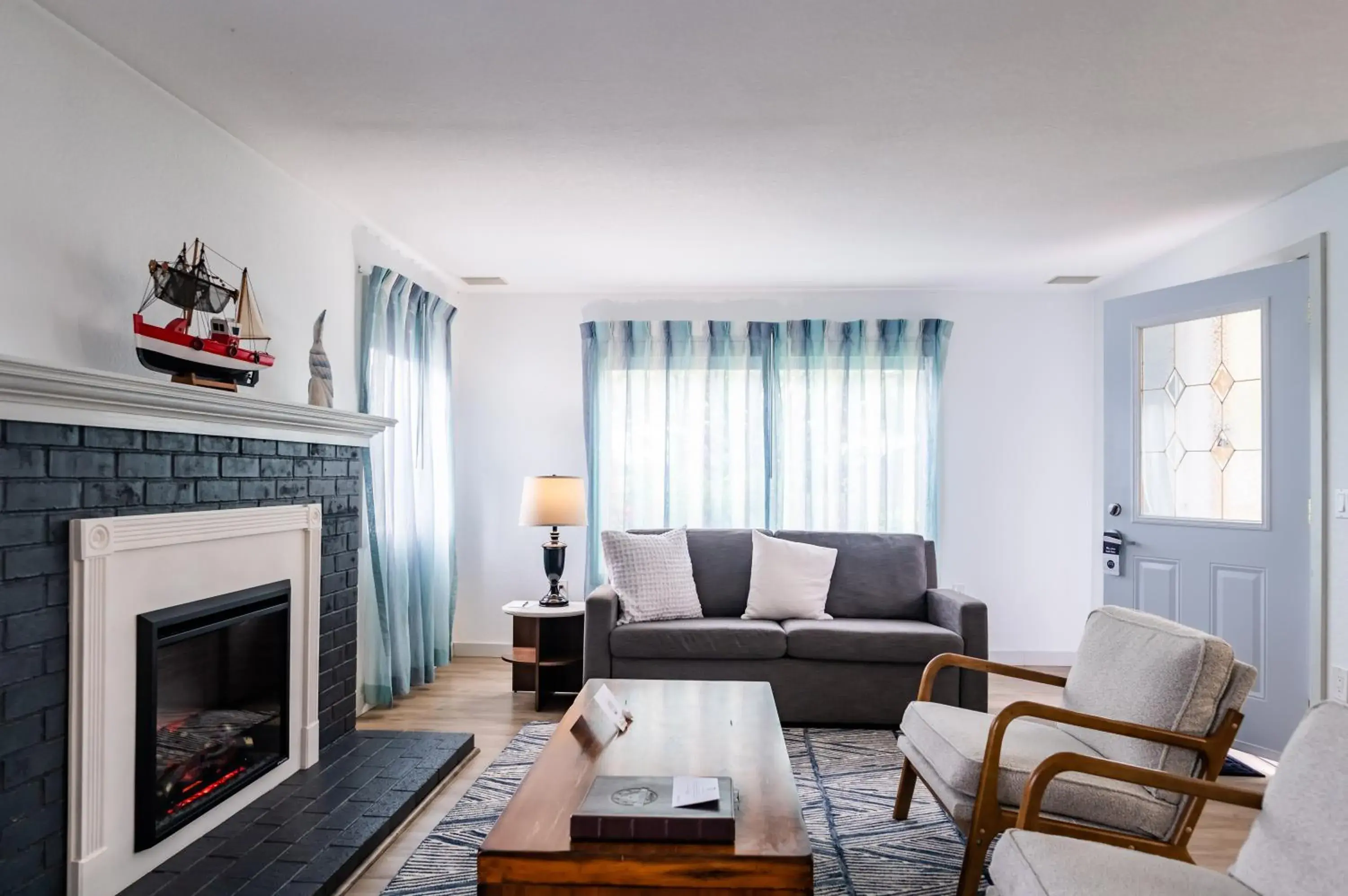 Two-Bedroom Suite in Inn at Haystack Rock Two-Bedroom Suite in Inn at Haystack Rock