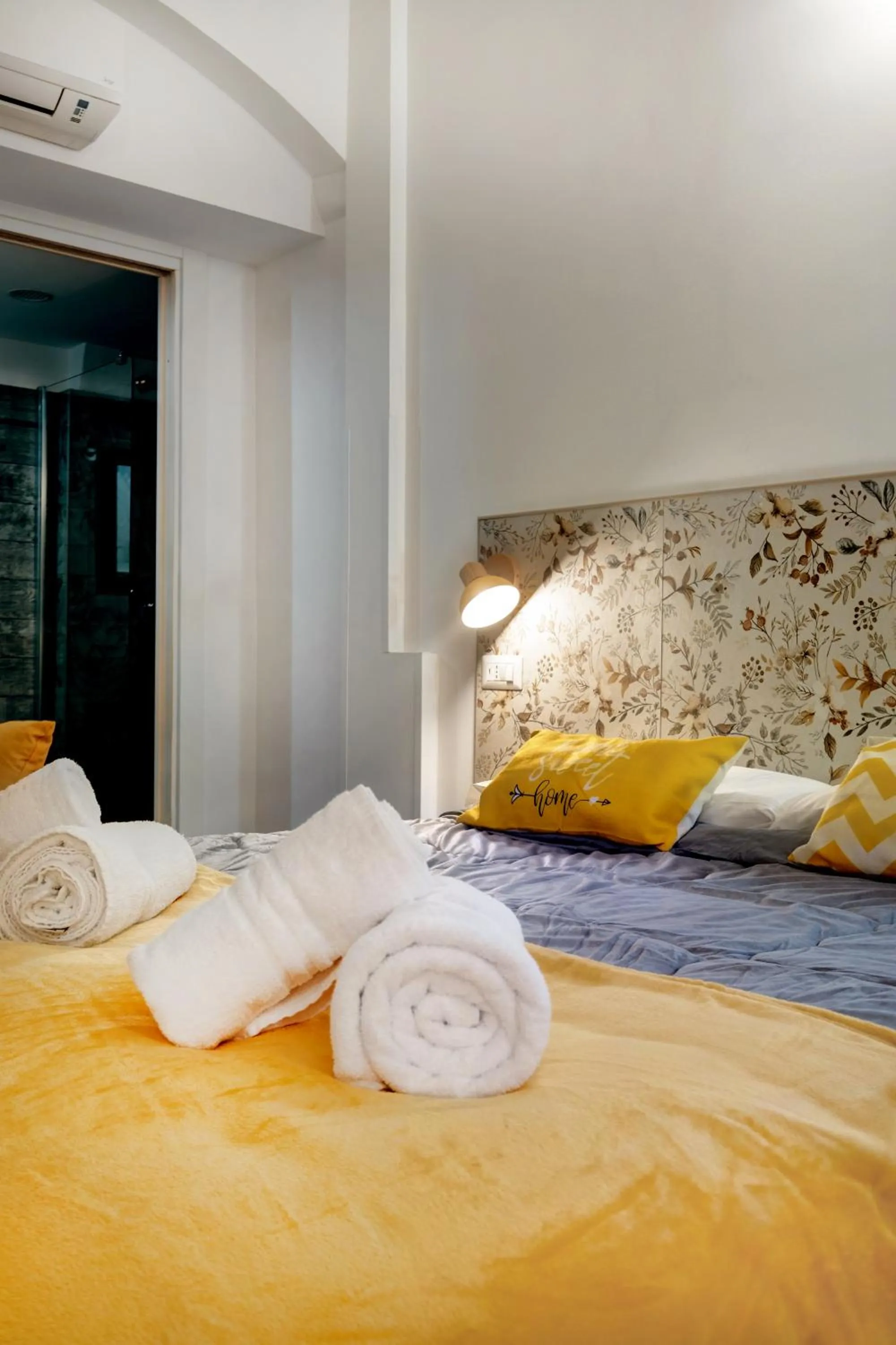 towels, Bed in Vatican36 Guest House