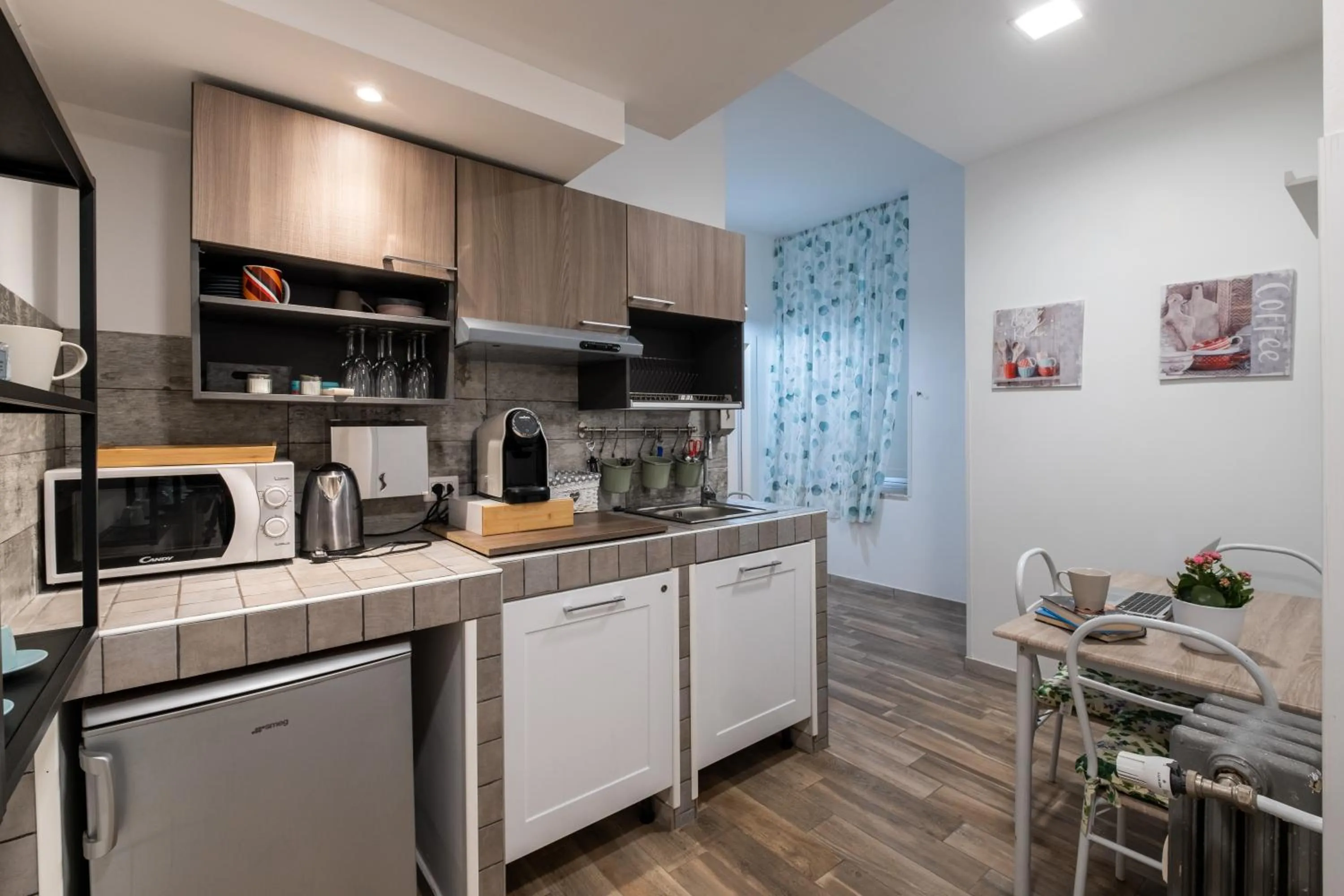 Coffee/tea facilities in Vatican36 Guest House