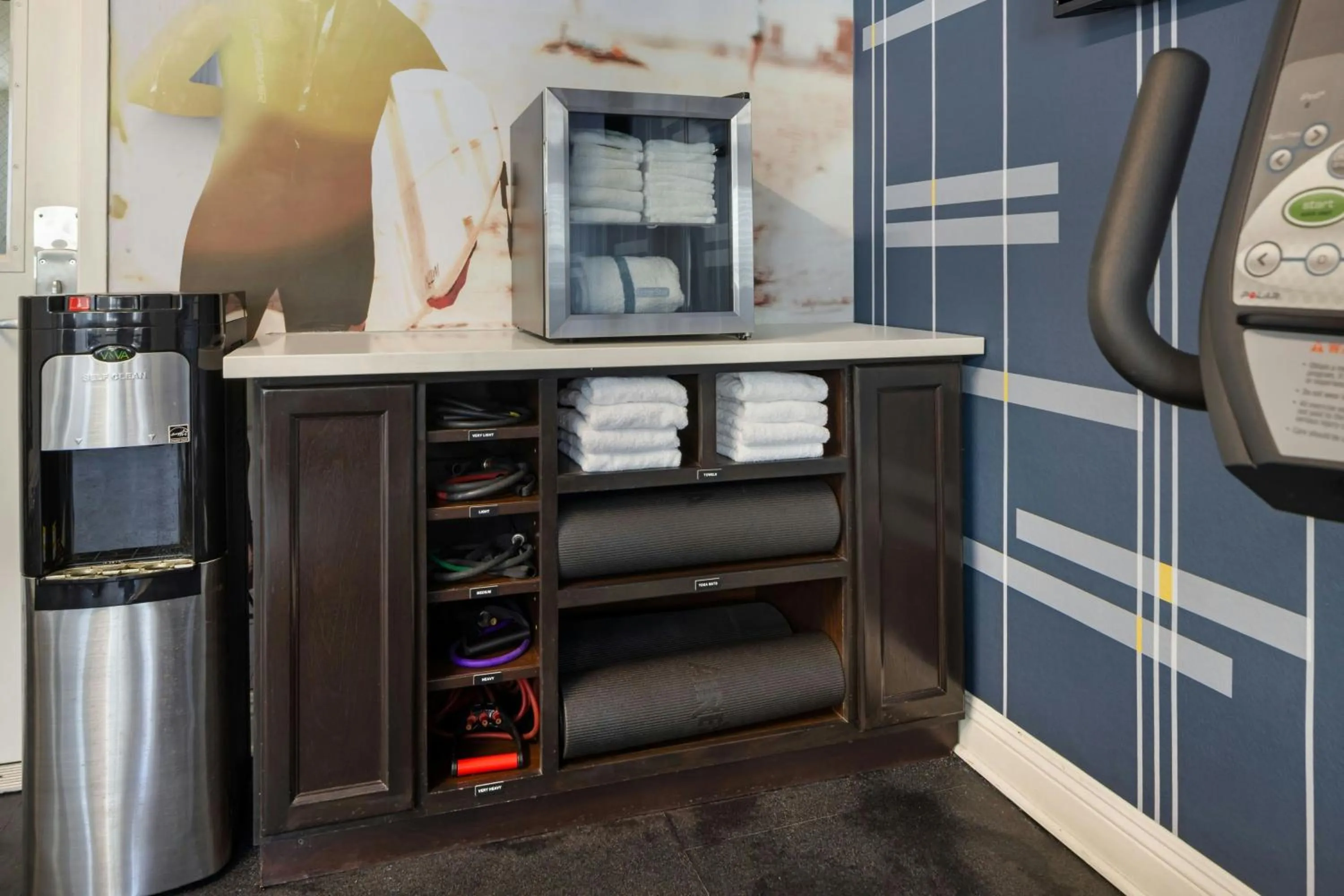 Fitness centre/facilities in City Express by Marriott Manhattan Beach