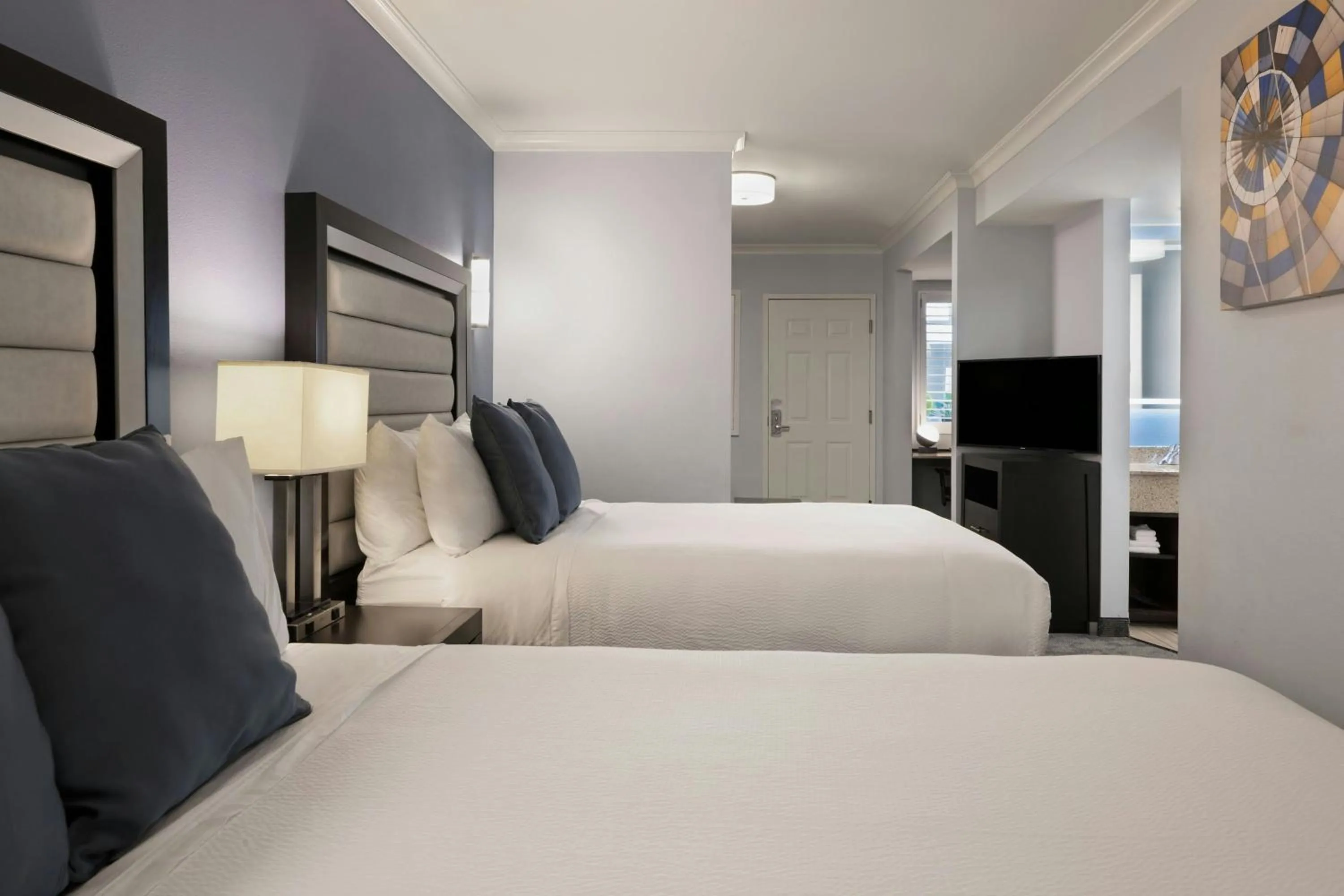 Photo of the whole room, Bed in City Express by Marriott Manhattan Beach