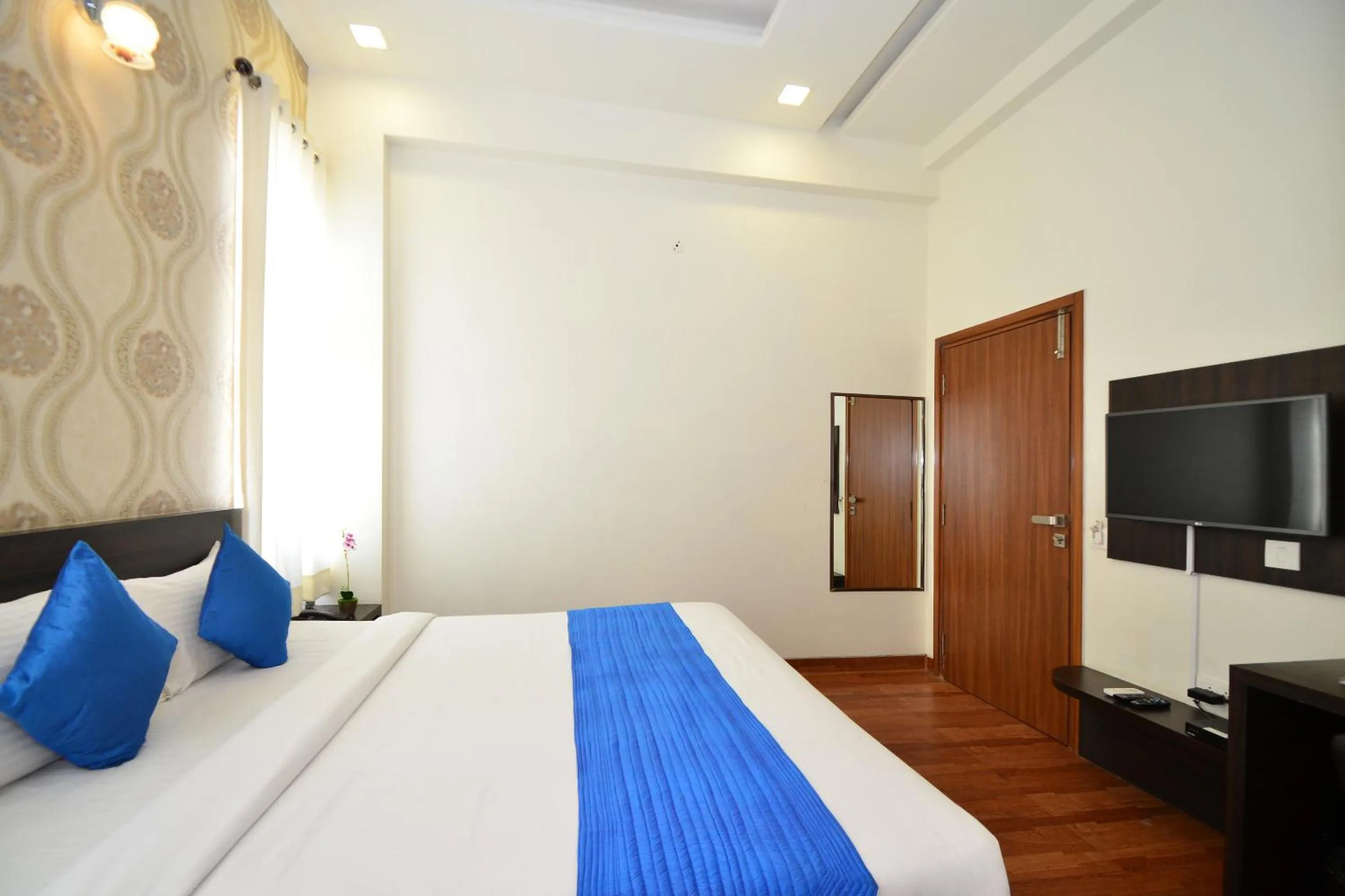 Bed in Hotel Sapphire World