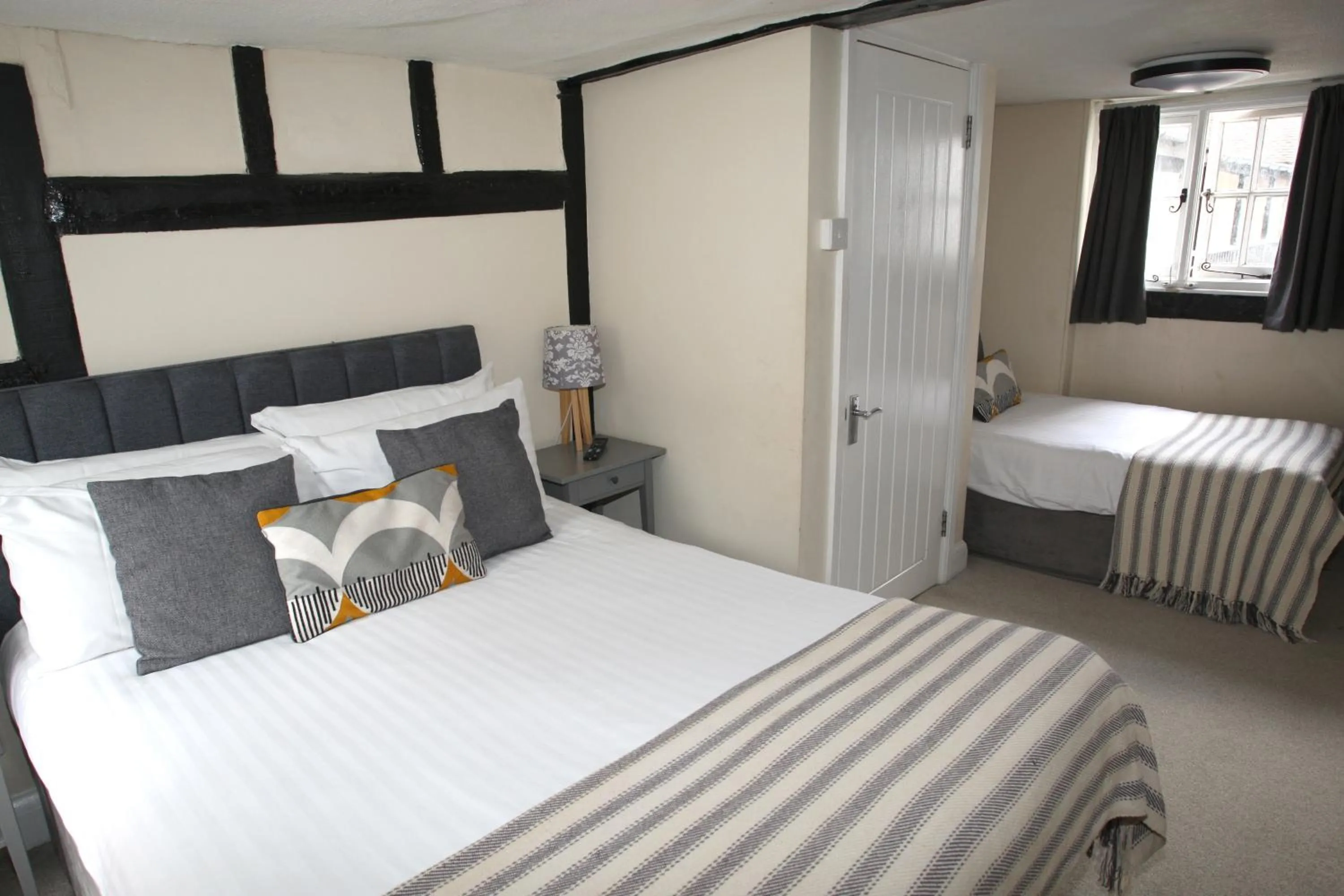 Bed in The Olde Kings Arms