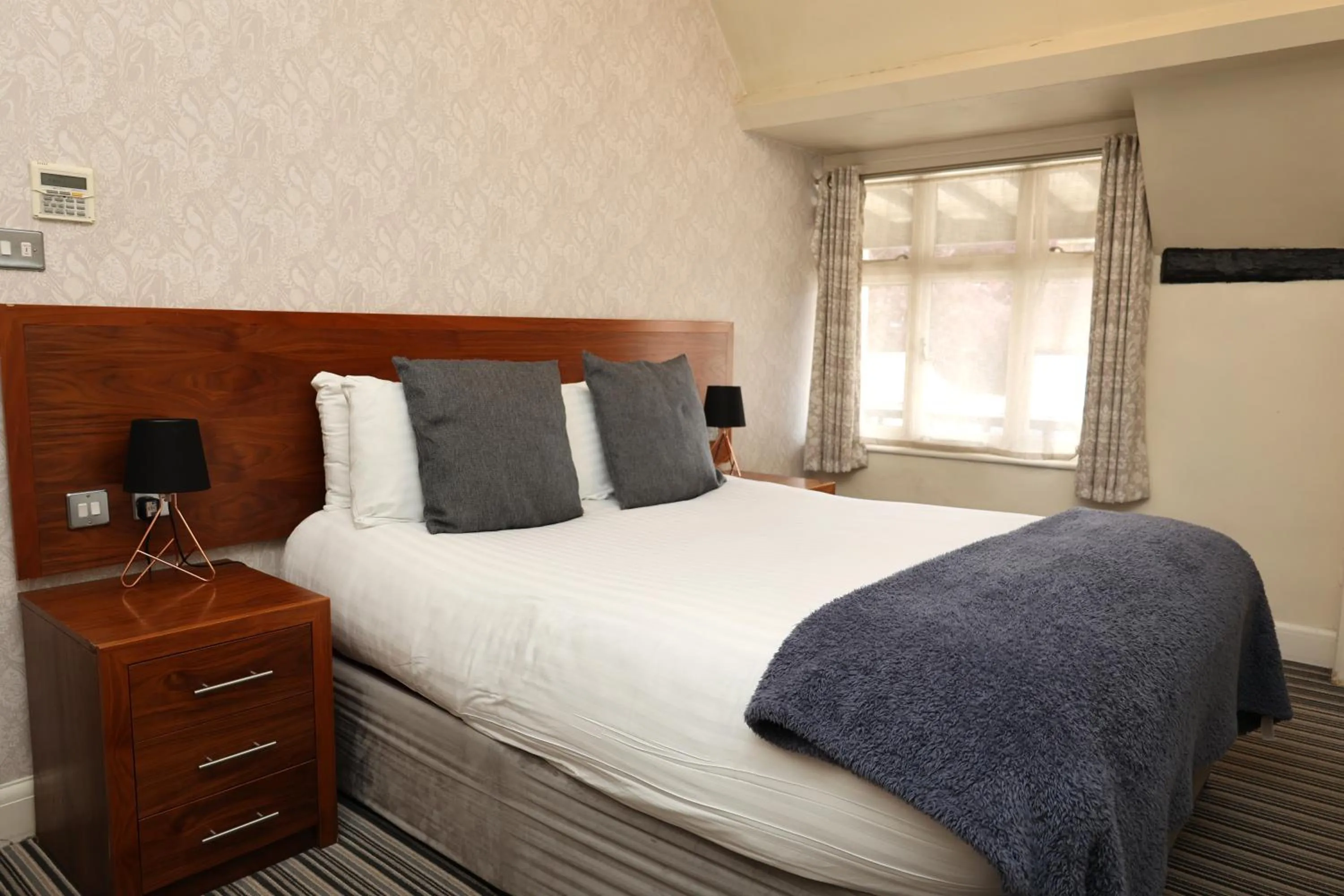 Bed in The Olde Kings Arms