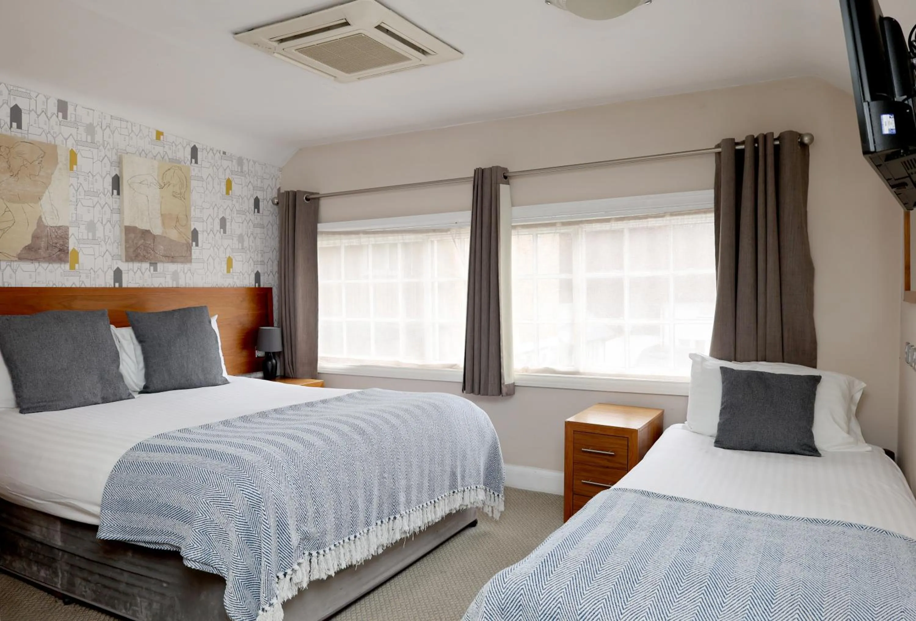 Bed in The Olde Kings Arms