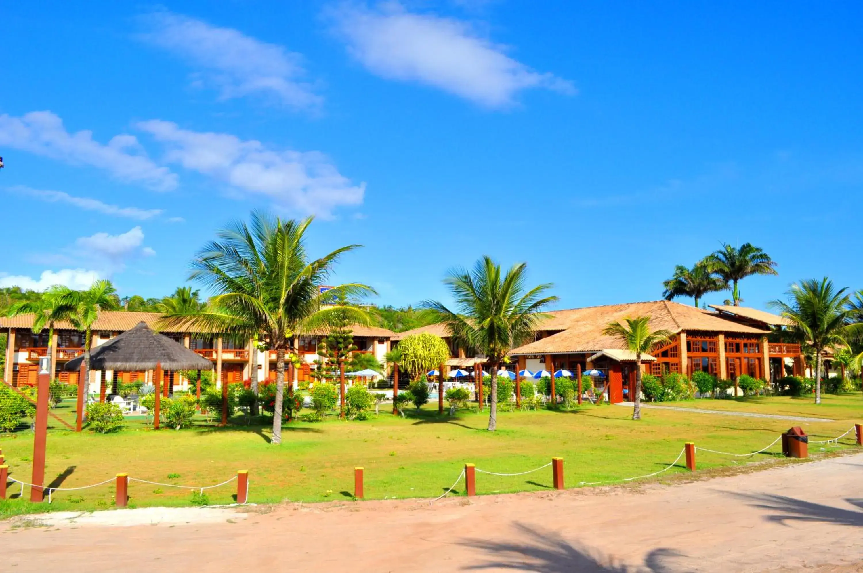 Facade/entrance in Sueds Cabralia Facade/entrance in Sueds Cabralia