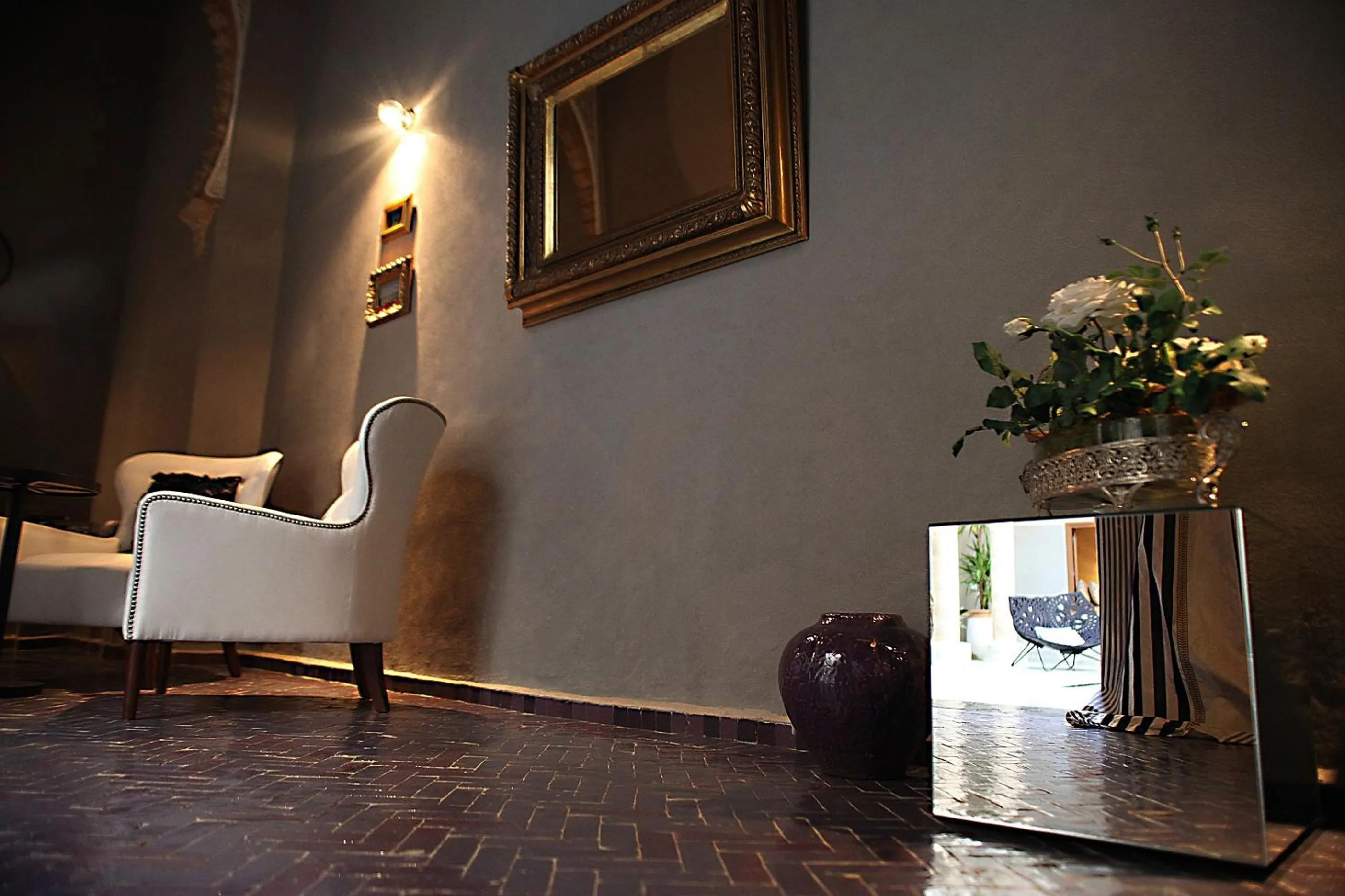 Decorative detail in L'Alcazar