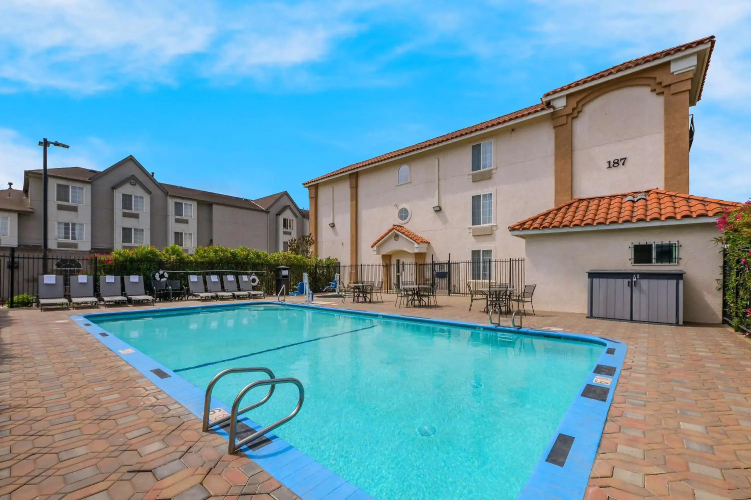 Pool view in Best Western Salinas Valley Inn & Suites Pool view in Best Western Salinas Valley Inn & Suites