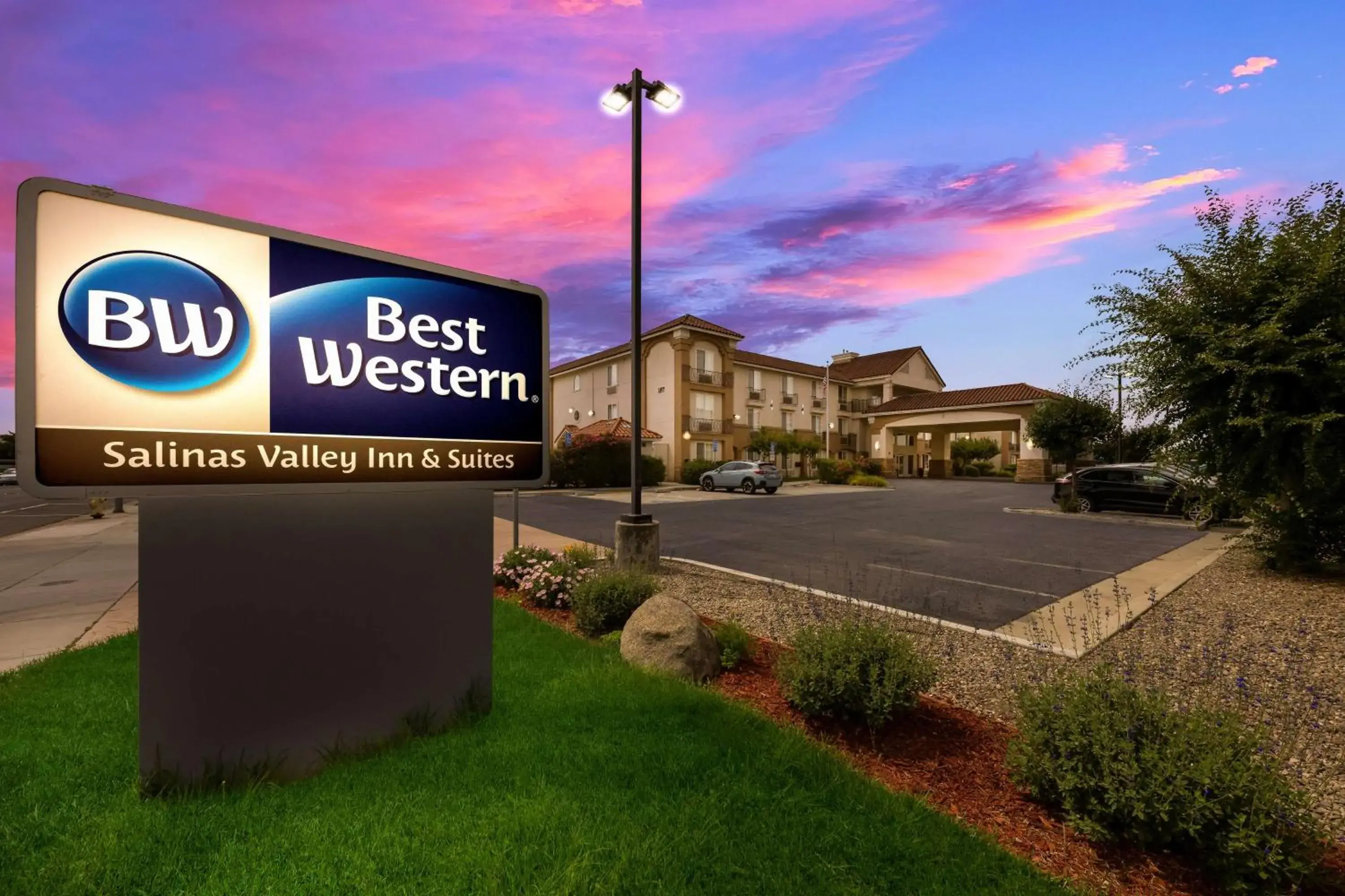 Property building in Best Western Salinas Valley Inn & Suites Property building in Best Western Salinas Valley Inn & Suites