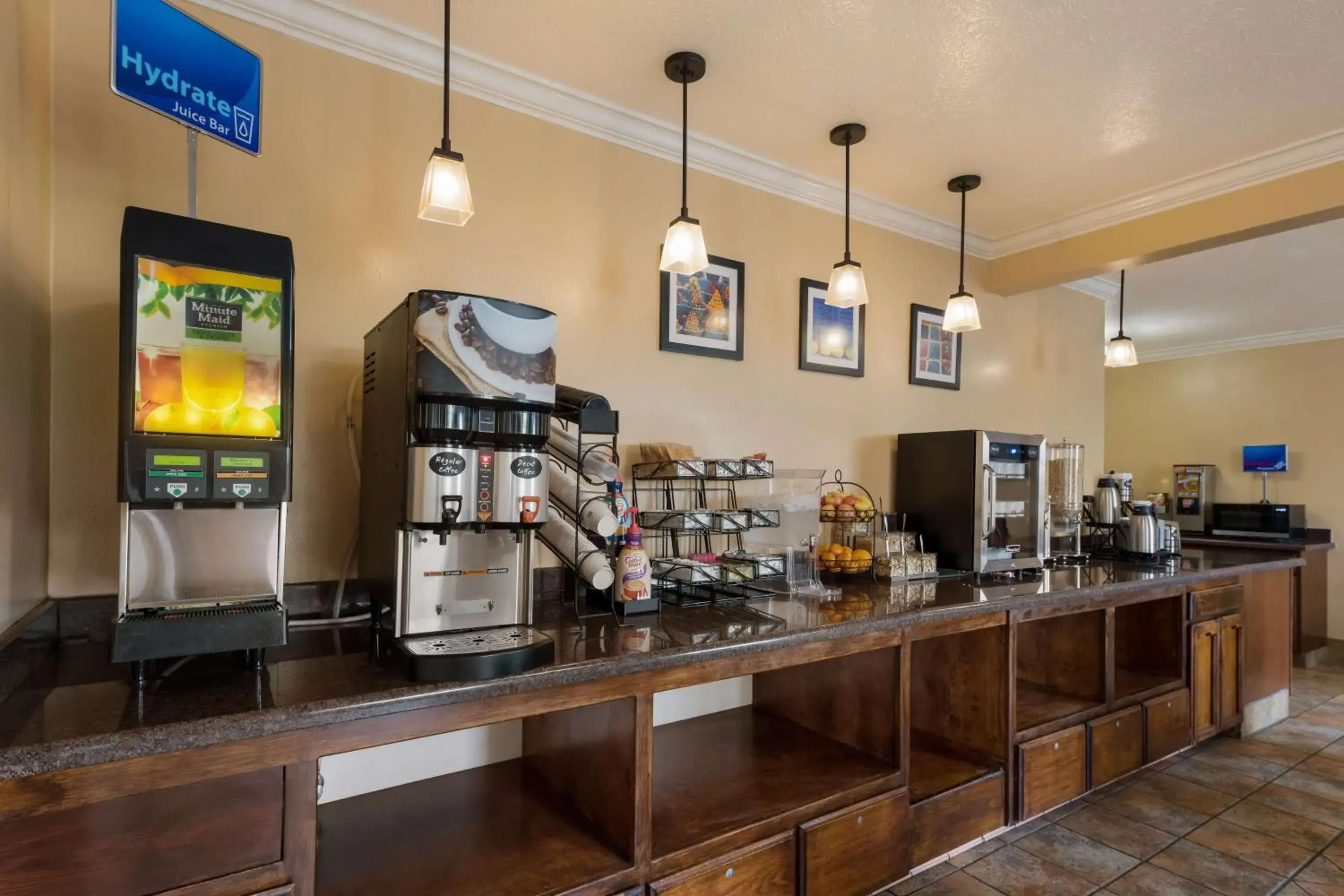Breakfast in Best Western Salinas Valley Inn & Suites Breakfast in Best Western Salinas Valley Inn & Suites