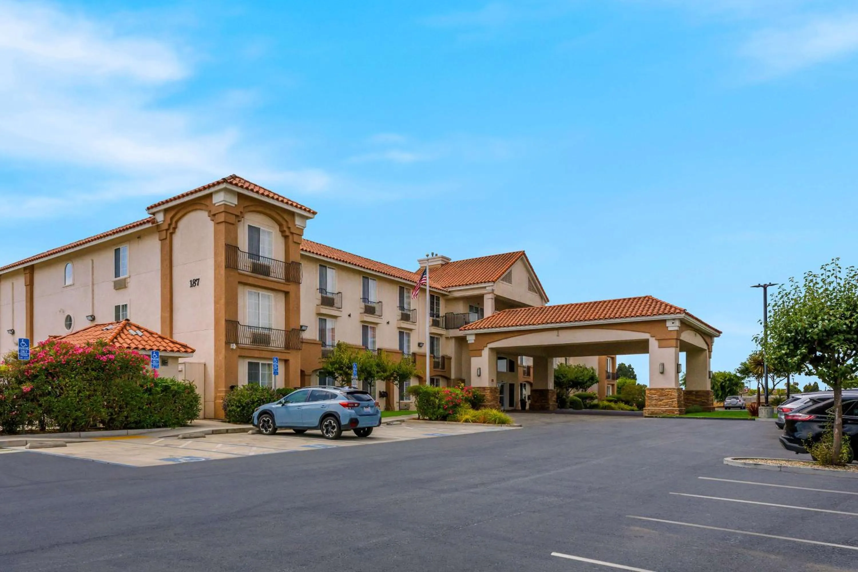 Property building in Best Western Salinas Valley Inn & Suites