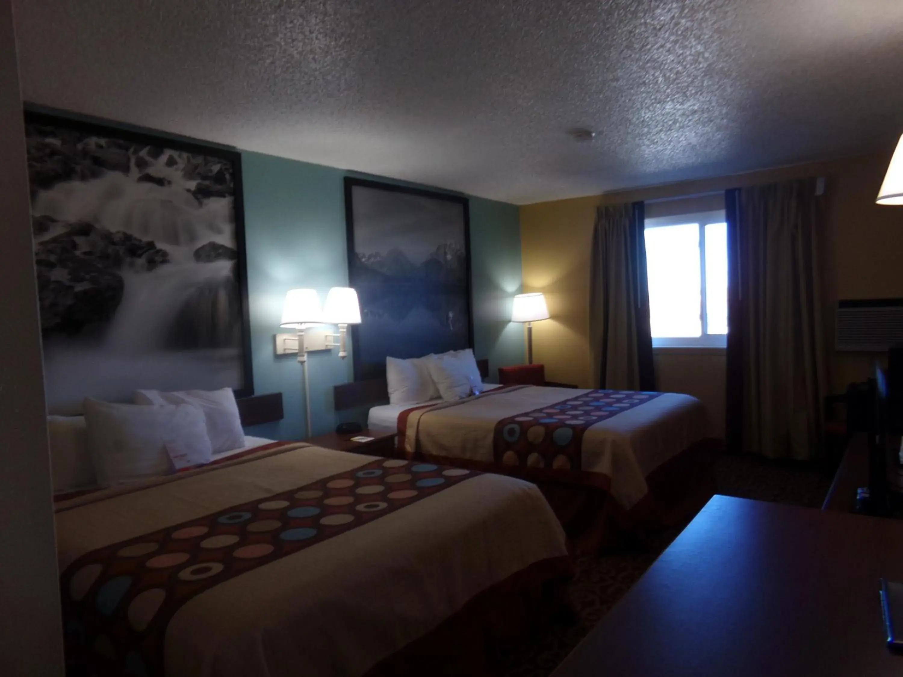 Day, Bed in Super 8 by Wyndham Gillette Day, Bed in Super 8 by Wyndham Gillette