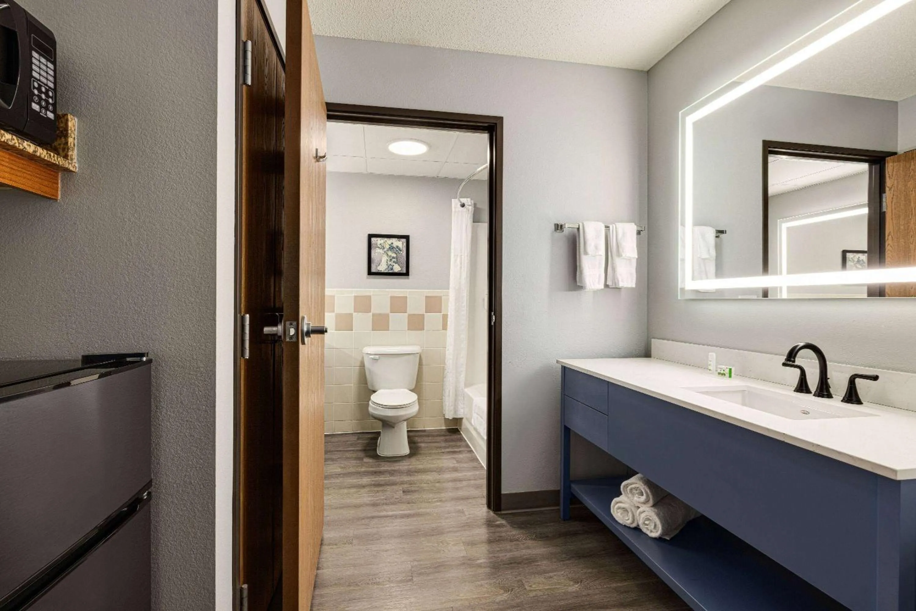 Bathroom in AmericInn by Wyndham Lincoln South