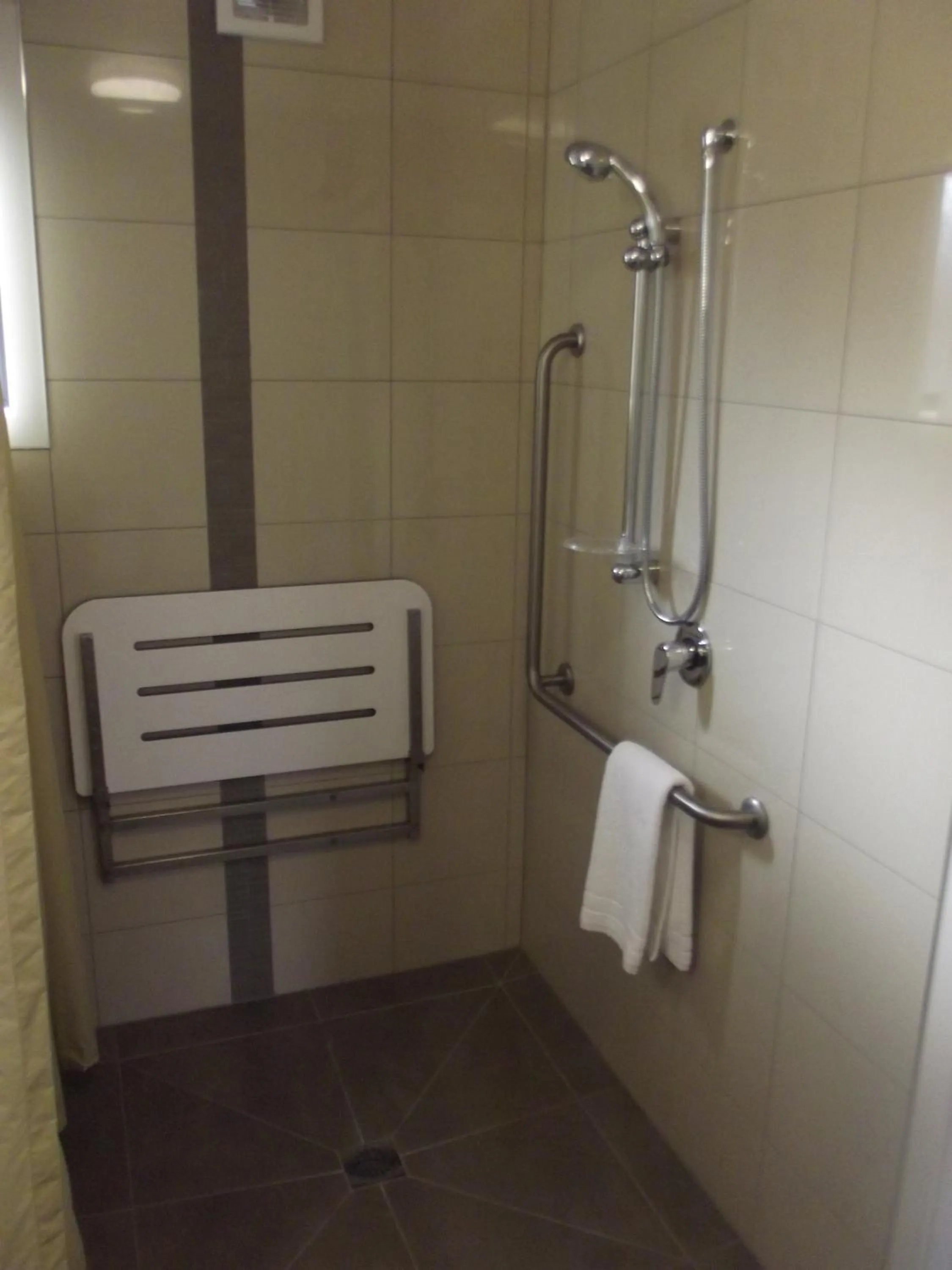 Shower in Arena Court Motel