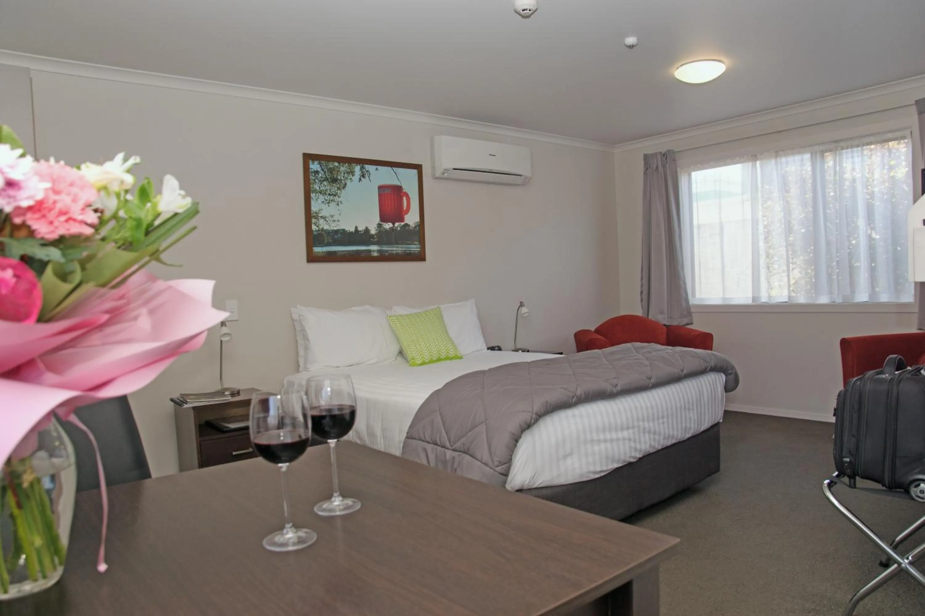 Photo of the whole room in Arena Court Motel