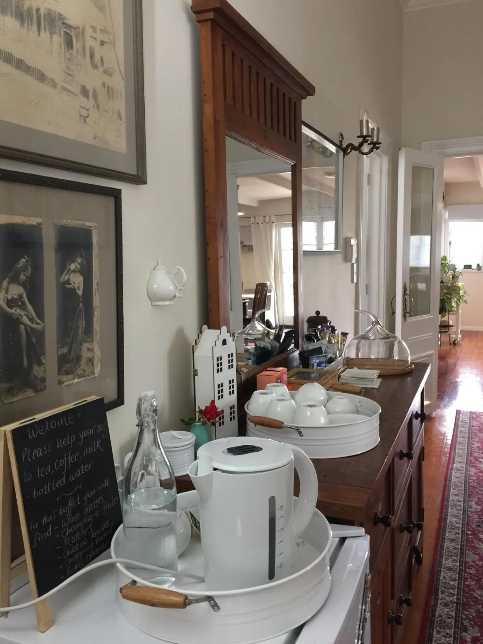 Coffee/tea facilities in Chelsea House Bed & Breakfast