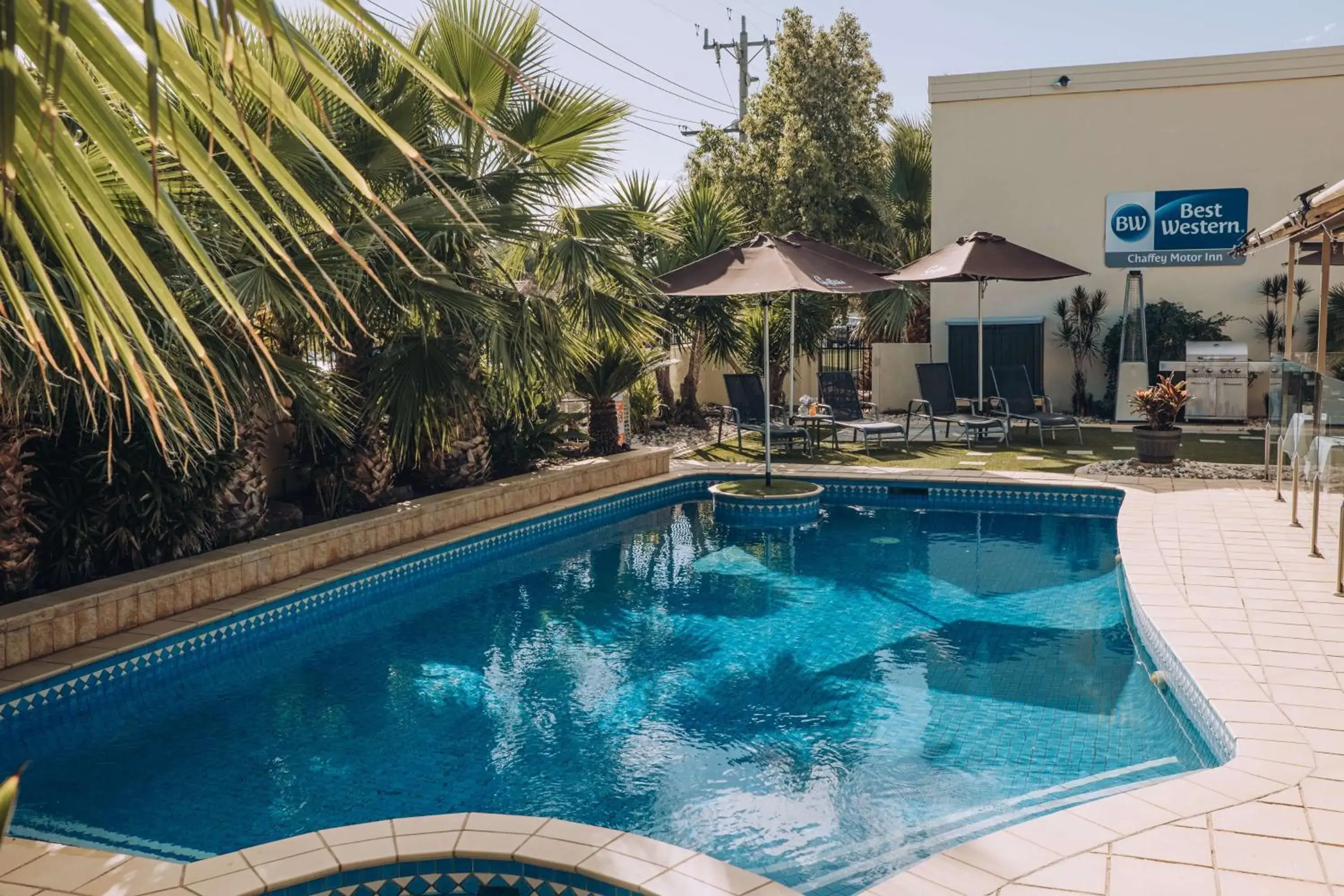 Pool view in Best Western Chaffey Motor Inn Pool view in Best Western Chaffey Motor Inn