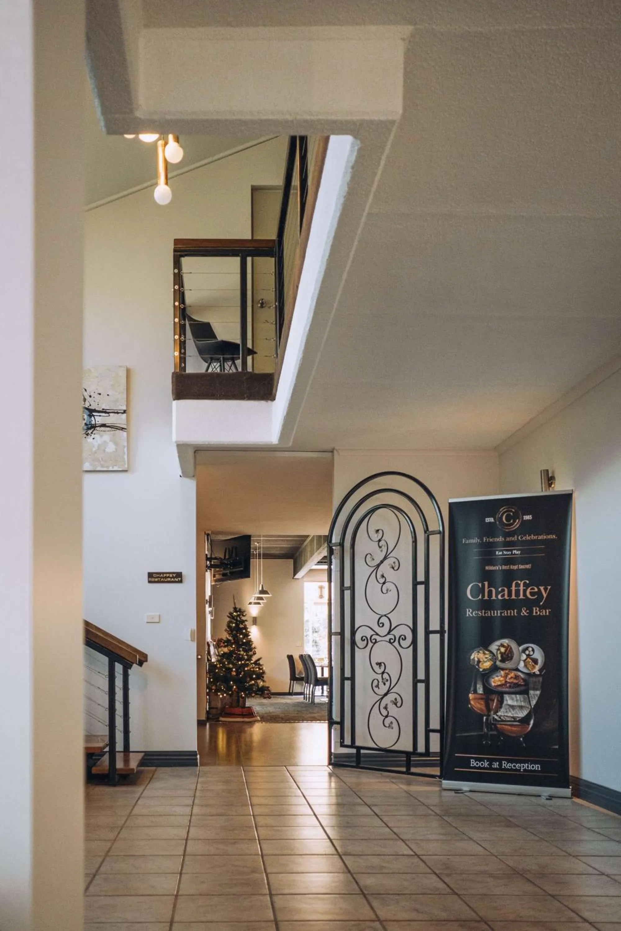 Lobby or reception in Best Western Chaffey Motor Inn