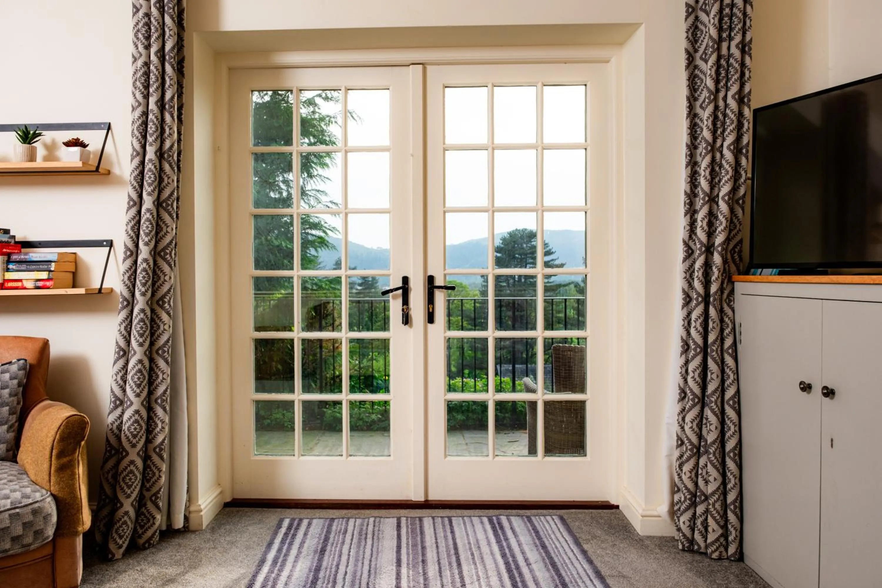 TV and multimedia in Ravenstone Manor