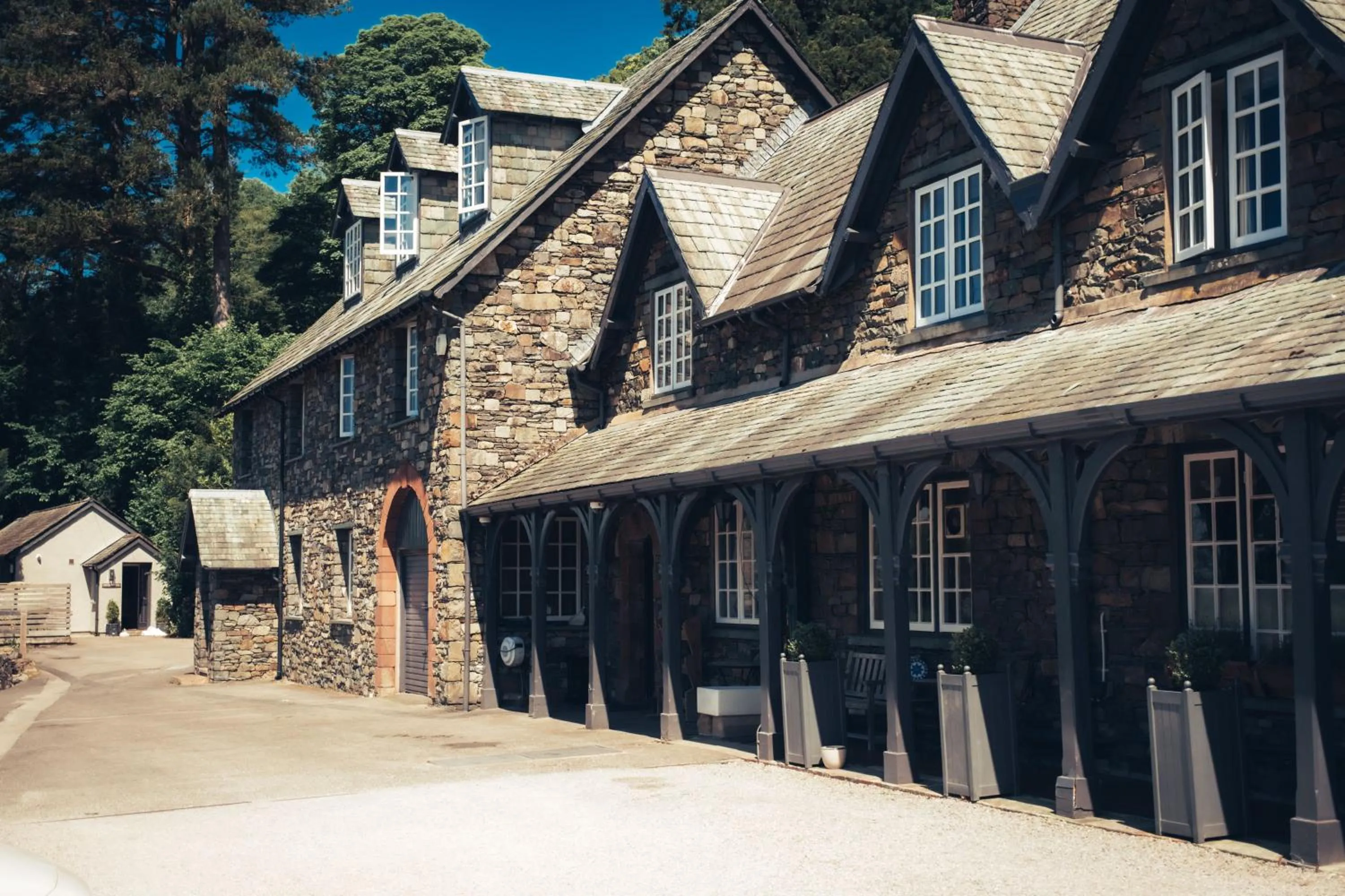 Property building in Ravenstone Manor