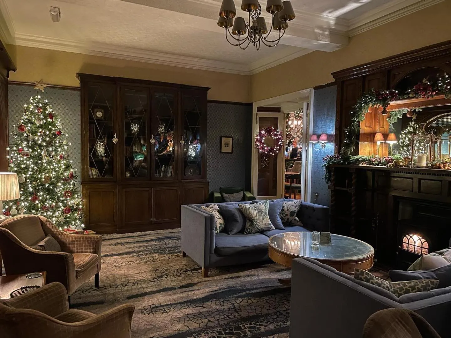 Lounge or bar in Ravenstone Manor