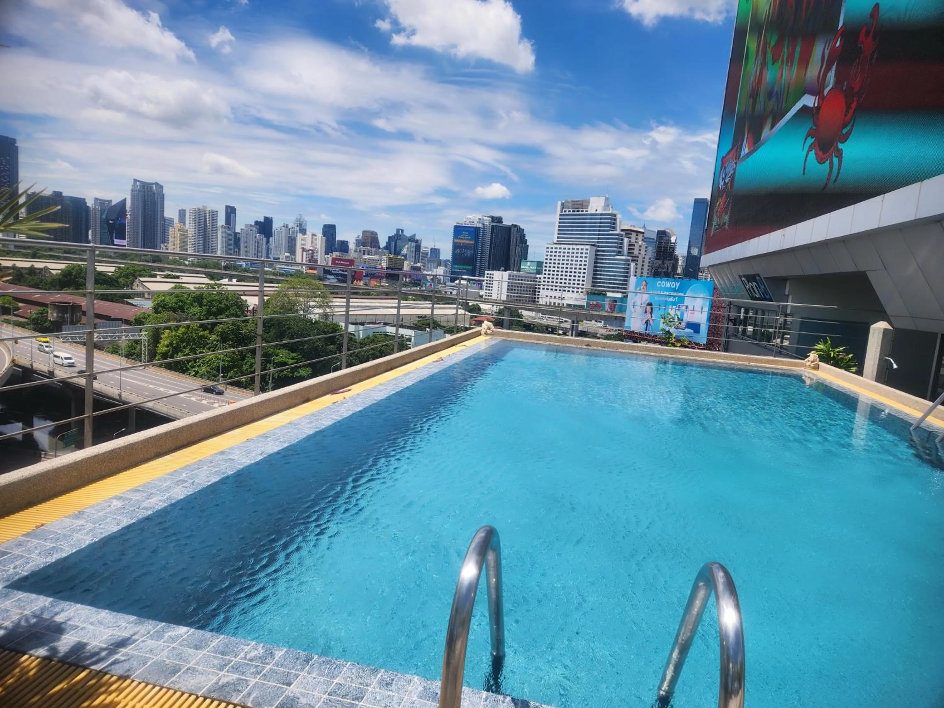 Swimming pool in Interchange Tower Serviced Apartment - SHA Extra Plus