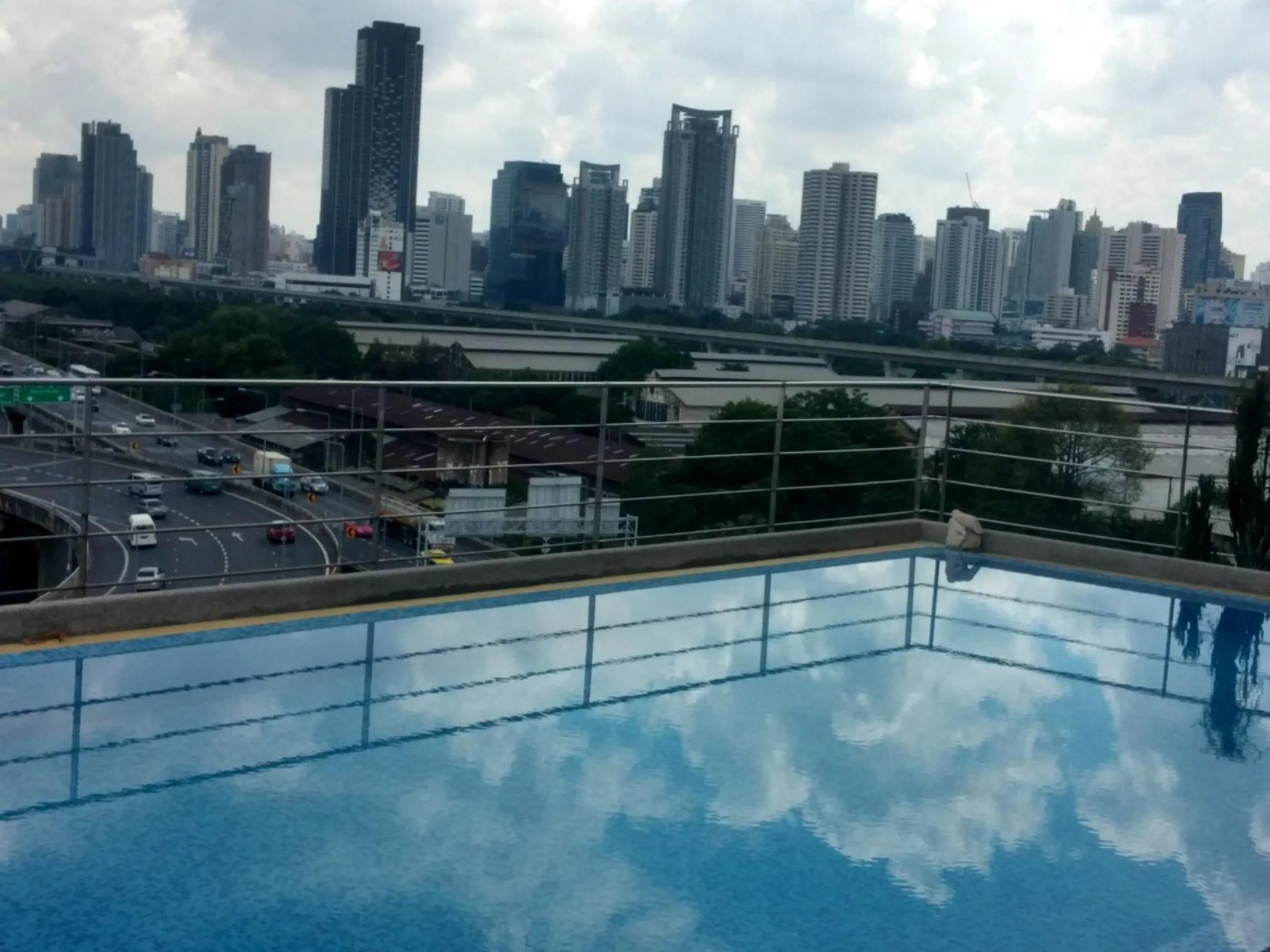 Area and facilities in Interchange Tower Serviced Apartment - SHA Extra Plus