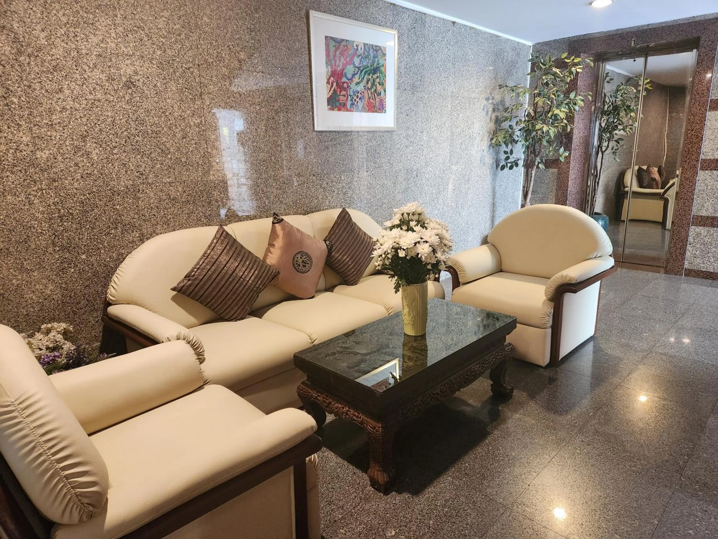 Property building in Interchange Tower Serviced Apartment - SHA Extra Plus