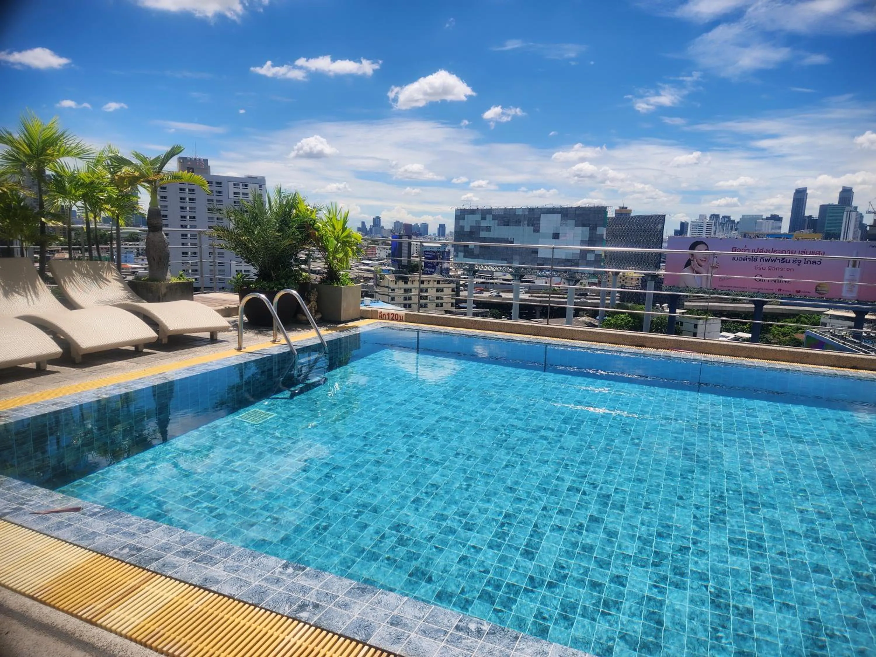 Swimming pool in Interchange Tower Serviced Apartment - SHA Extra Plus