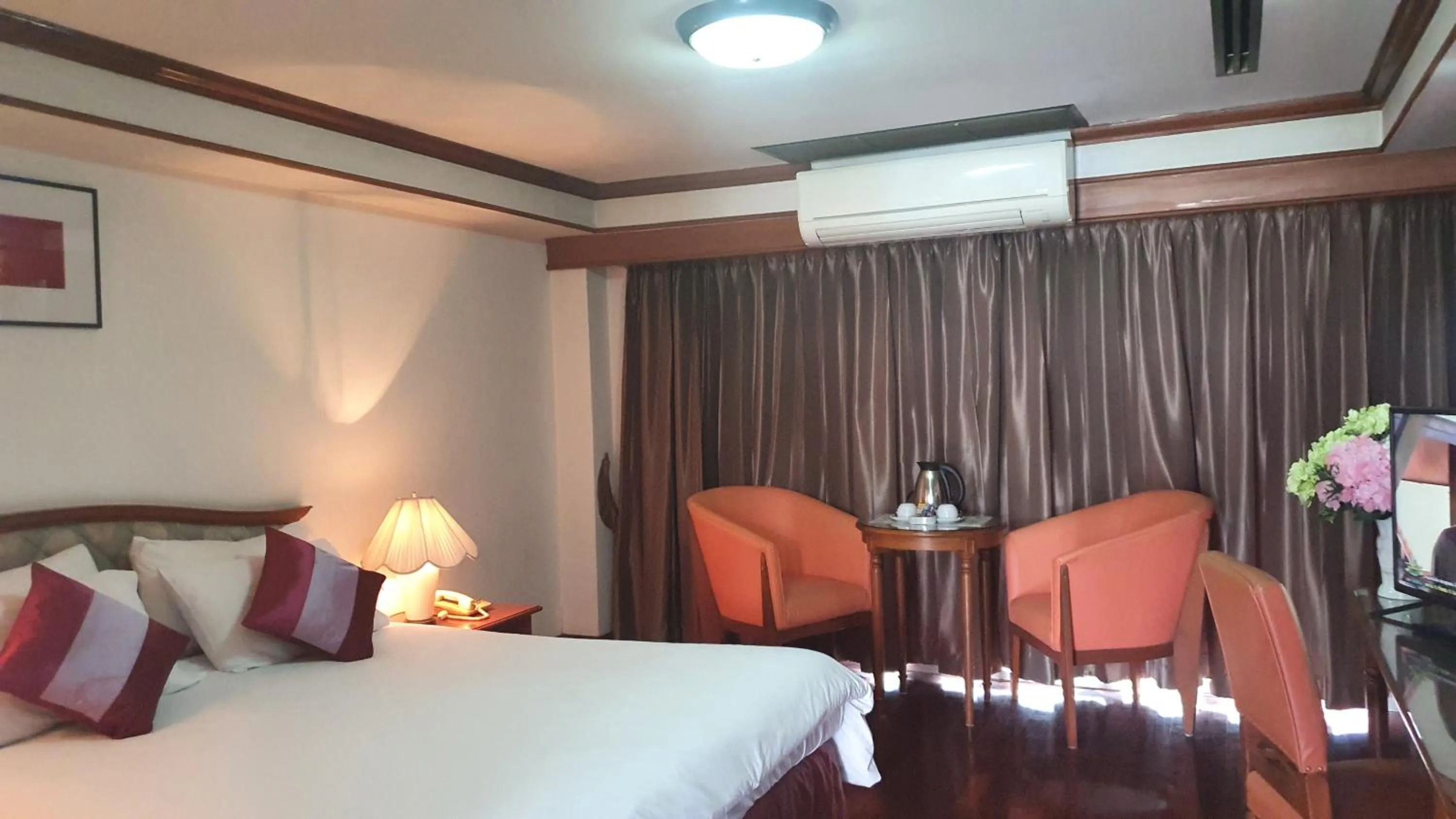 Bed in Interchange Tower Serviced Apartment - SHA Extra Plus